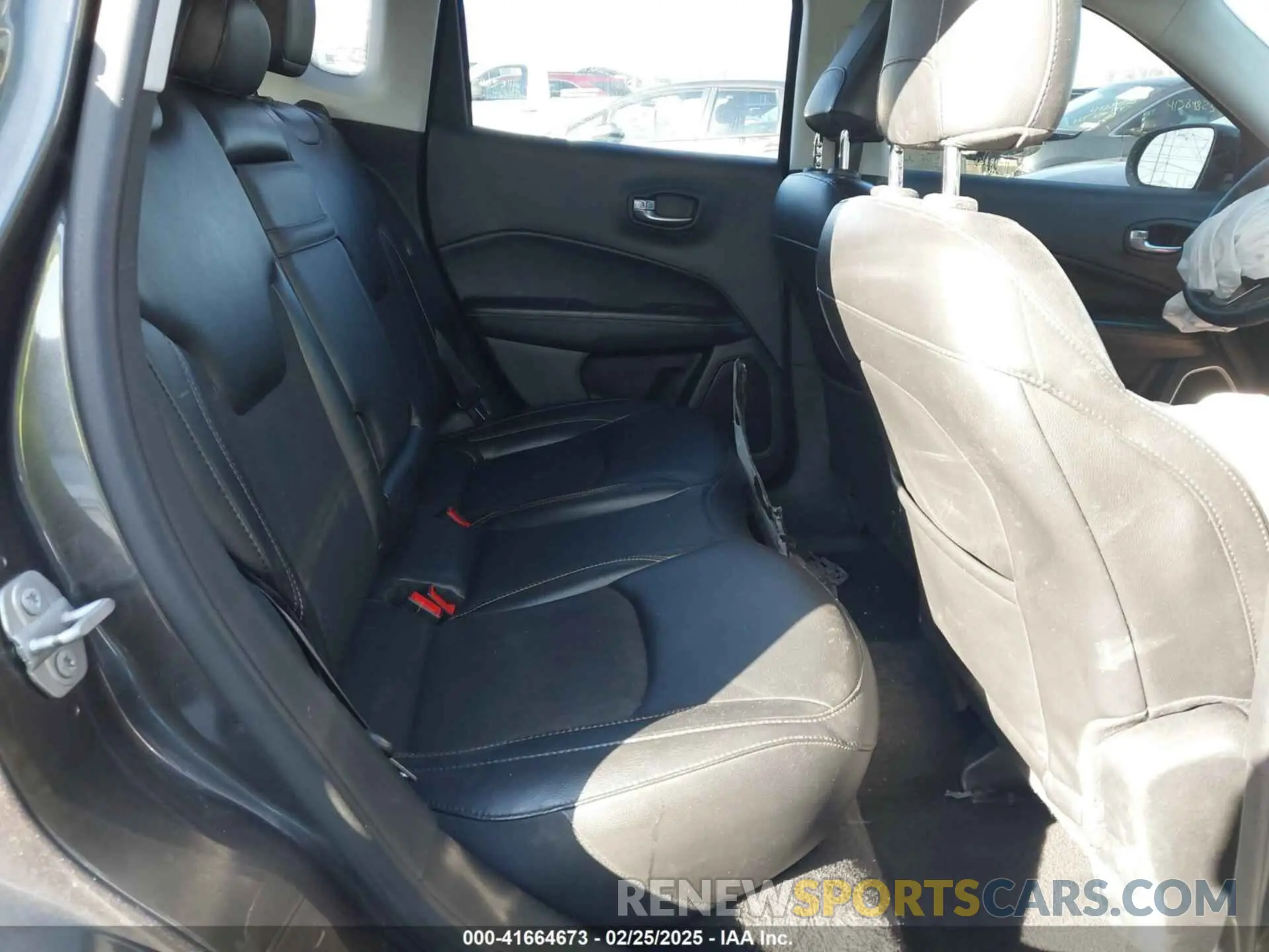 8 Photograph of a damaged car 3C4NJDBB4KT597331 JEEP COMPASS 2019