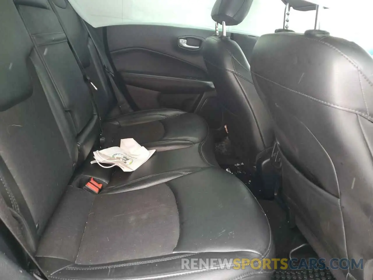 10 Photograph of a damaged car 3C4NJDBB4KT602513 JEEP COMPASS 2019