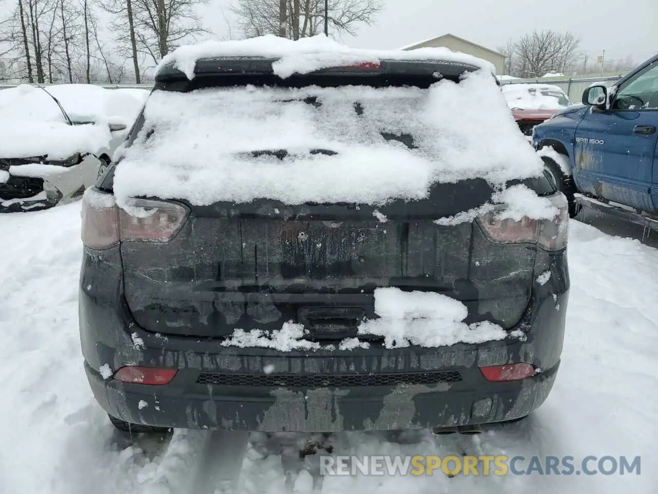 6 Photograph of a damaged car 3C4NJDBB4KT602513 JEEP COMPASS 2019