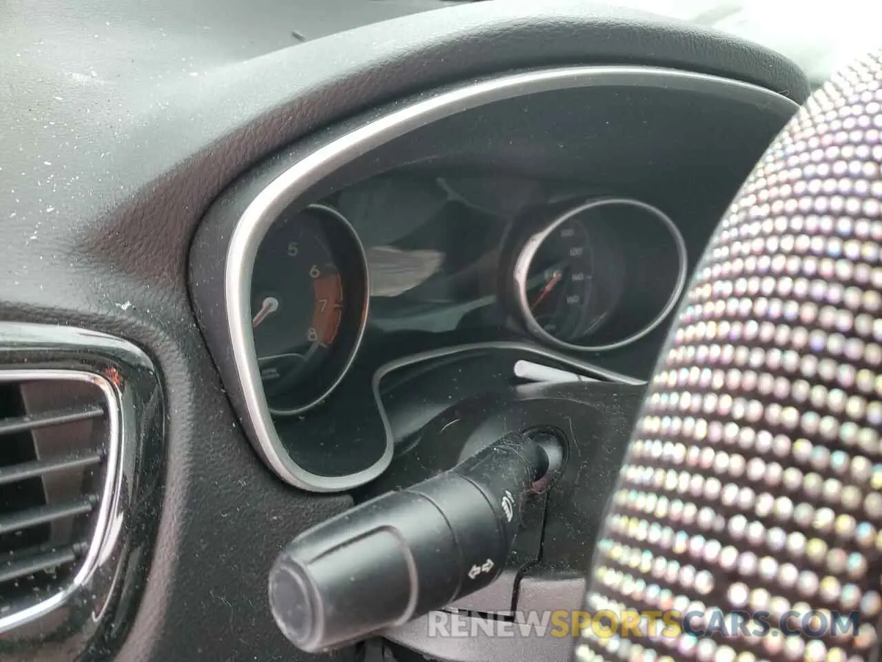 9 Photograph of a damaged car 3C4NJDBB4KT602513 JEEP COMPASS 2019
