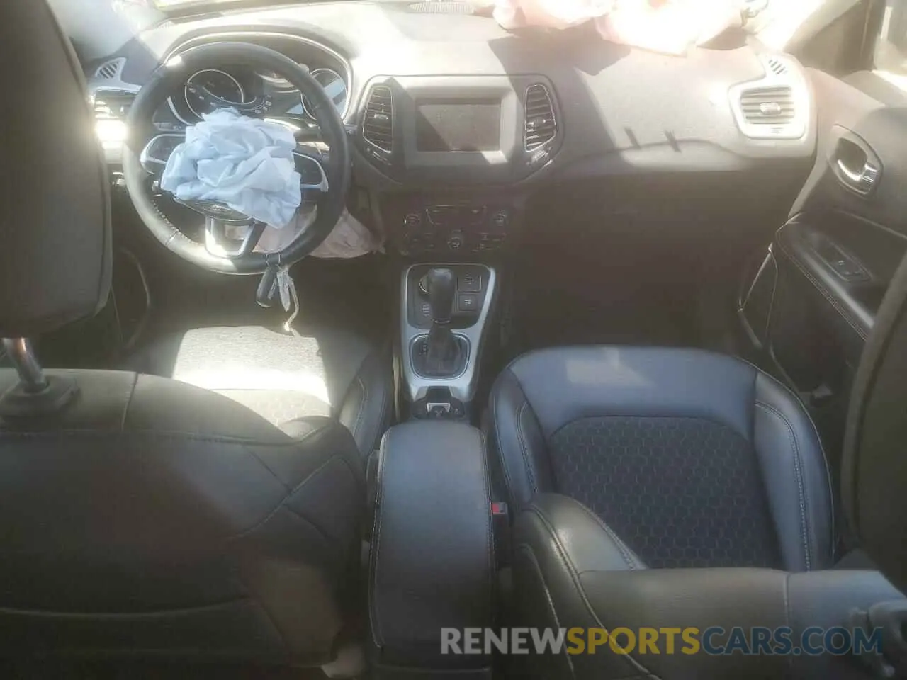 8 Photograph of a damaged car 3C4NJDBB4KT629291 JEEP COMPASS 2019