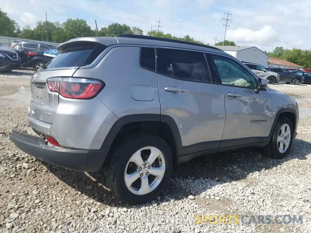 3 Photograph of a damaged car 3C4NJDBB4KT641523 JEEP COMPASS 2019