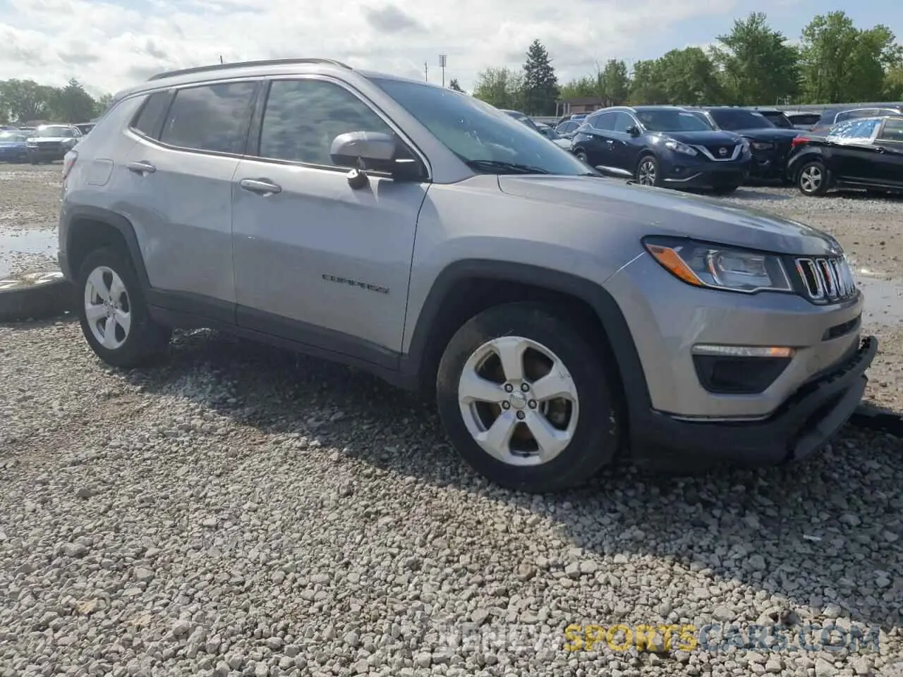 4 Photograph of a damaged car 3C4NJDBB4KT641523 JEEP COMPASS 2019
