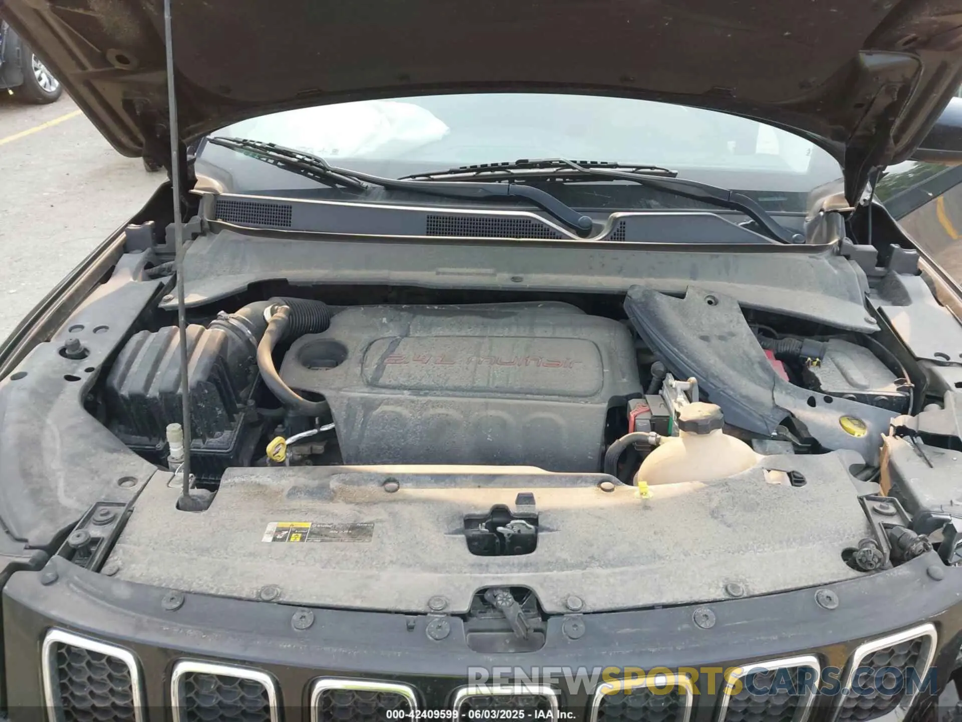 10 Photograph of a damaged car 3C4NJDBB4KT653493 JEEP COMPASS 2019
