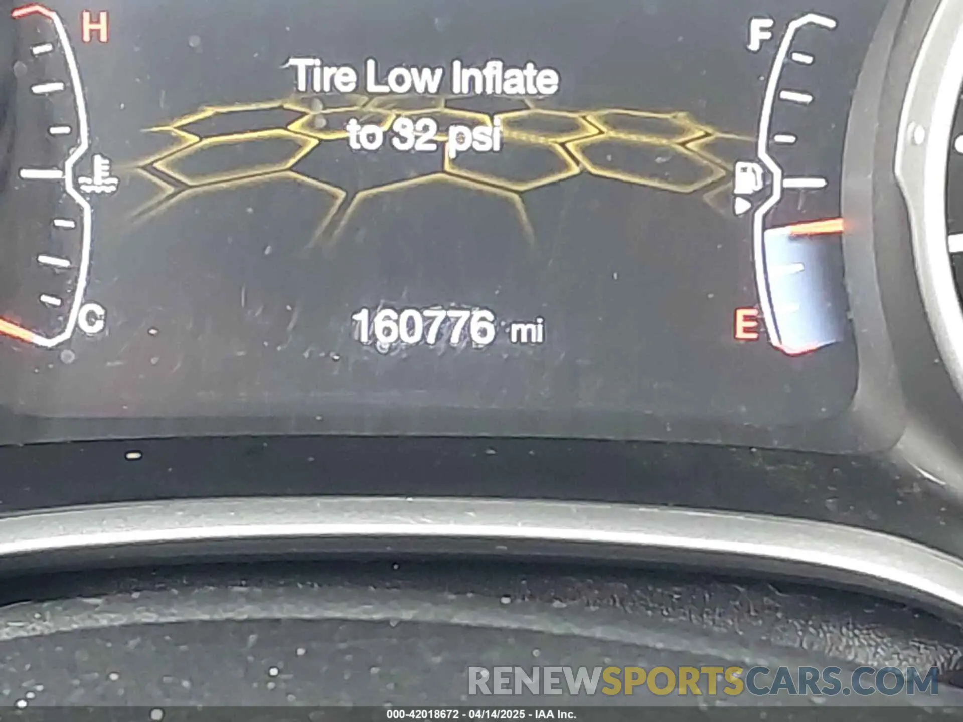 15 Photograph of a damaged car 3C4NJDBB4KT733568 JEEP COMPASS 2019