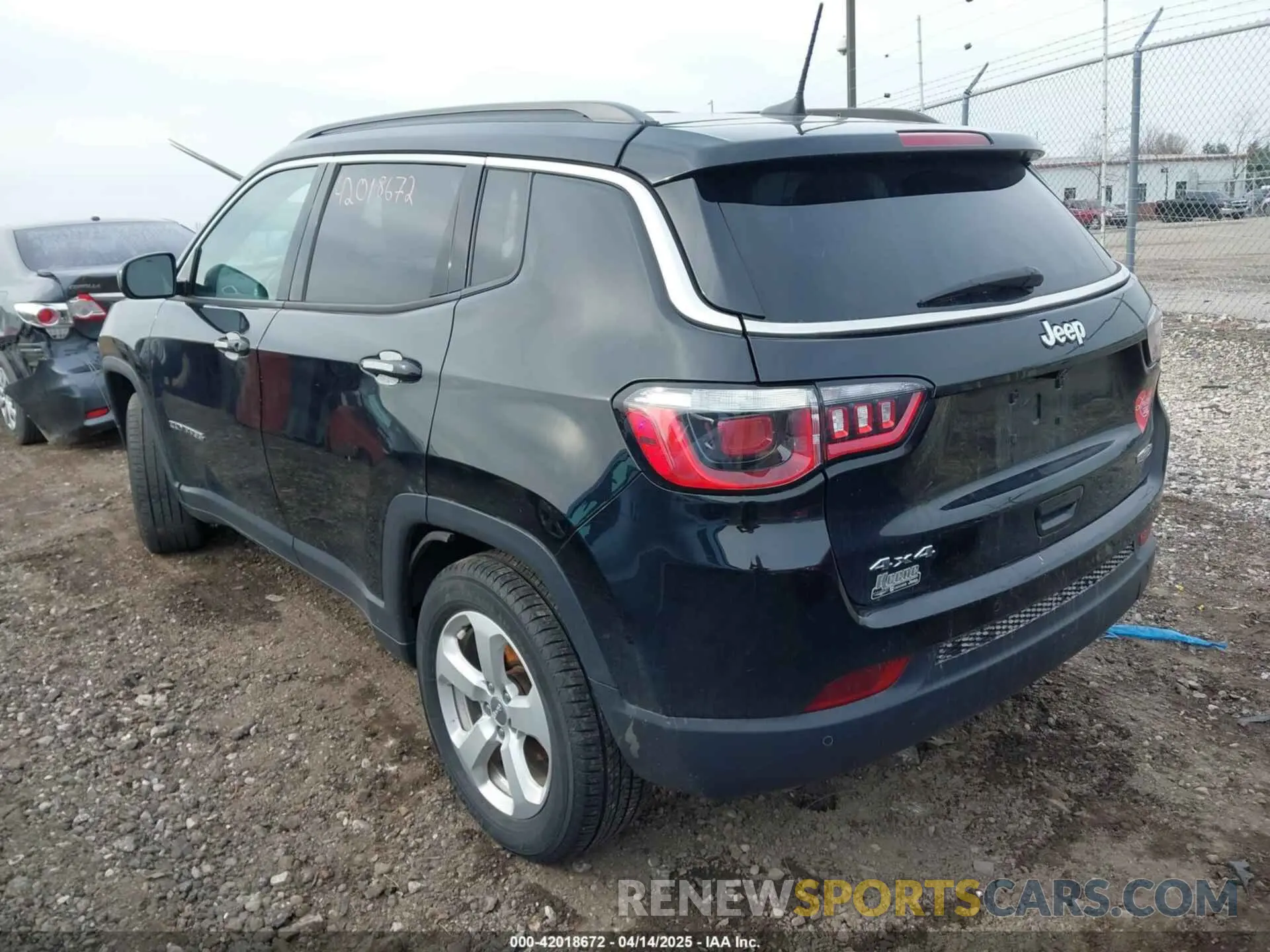 3 Photograph of a damaged car 3C4NJDBB4KT733568 JEEP COMPASS 2019