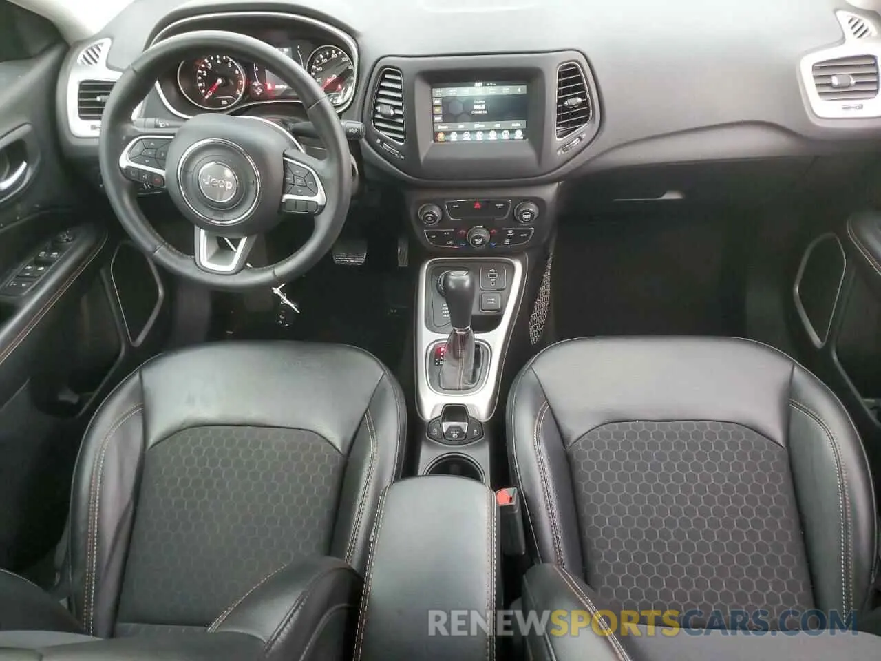 8 Photograph of a damaged car 3C4NJDBB4KT746157 JEEP COMPASS 2019
