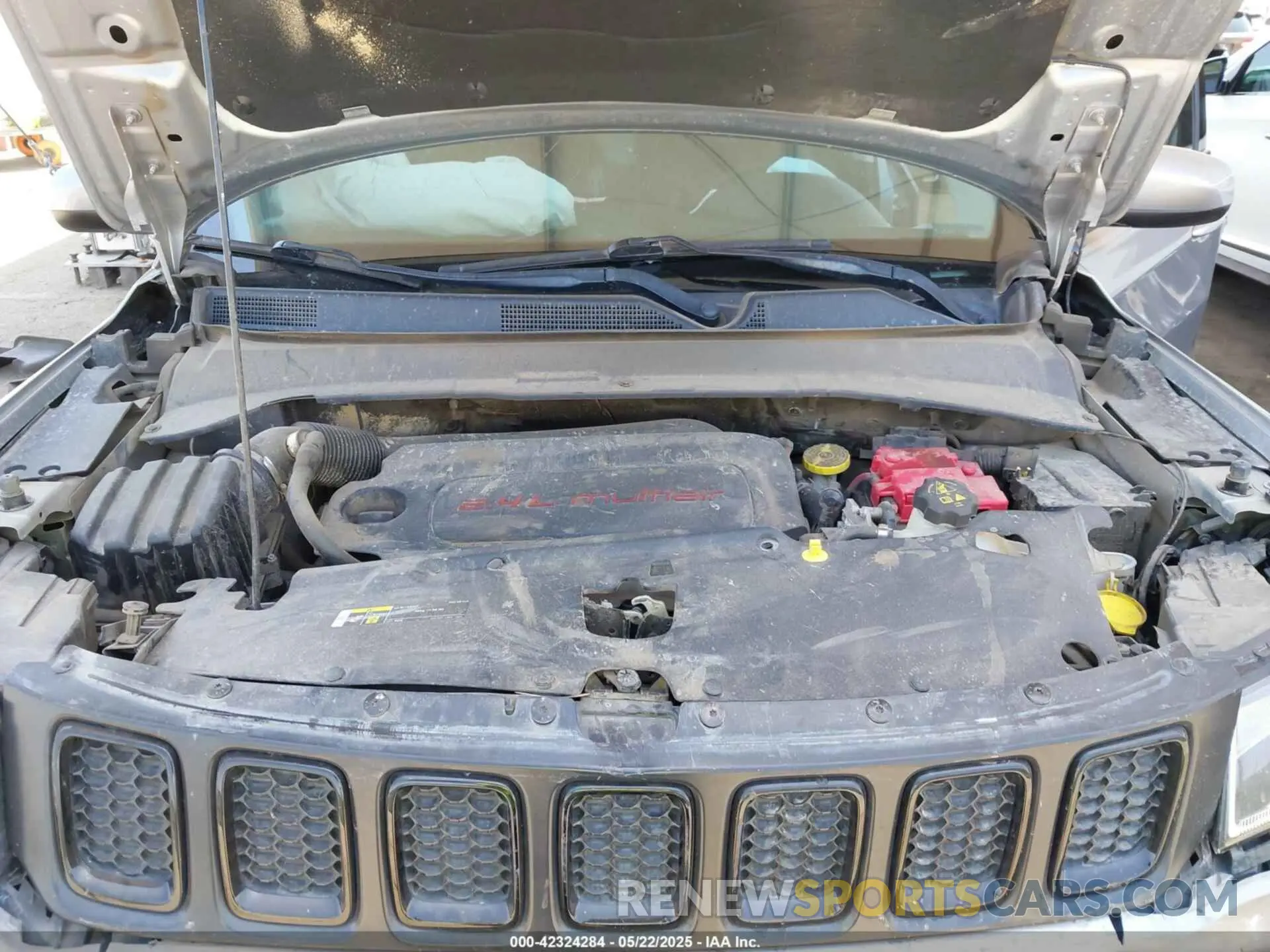 10 Photograph of a damaged car 3C4NJDBB4KT754484 JEEP COMPASS 2019