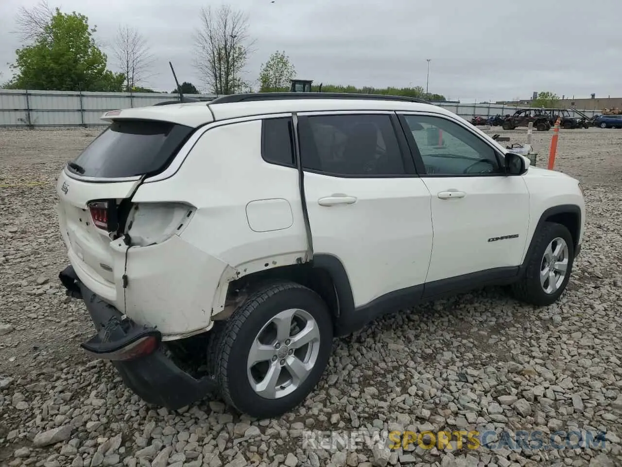 3 Photograph of a damaged car 3C4NJDBB5KT595474 JEEP COMPASS 2019