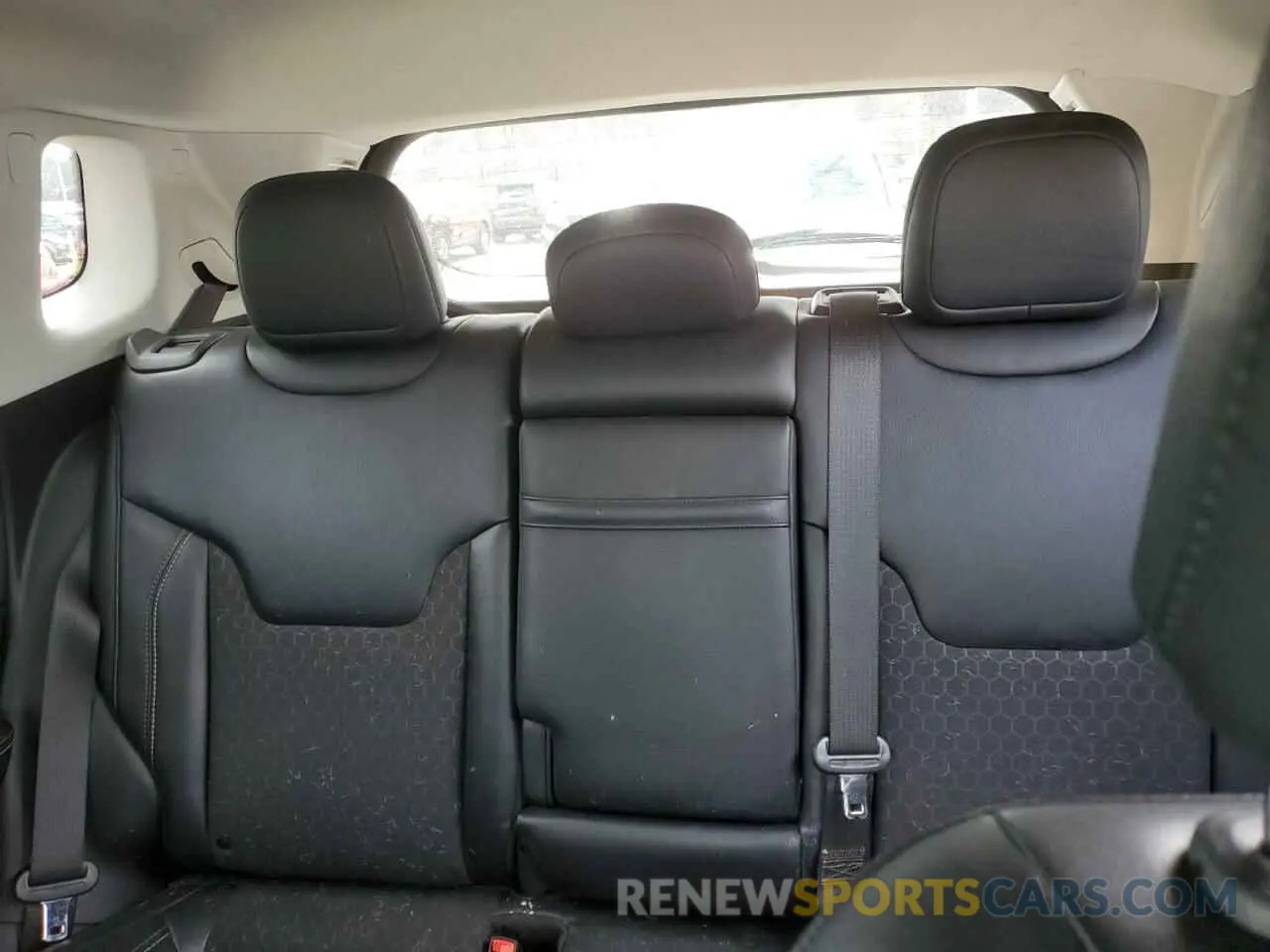 10 Photograph of a damaged car 3C4NJDBB5KT767907 JEEP COMPASS 2019