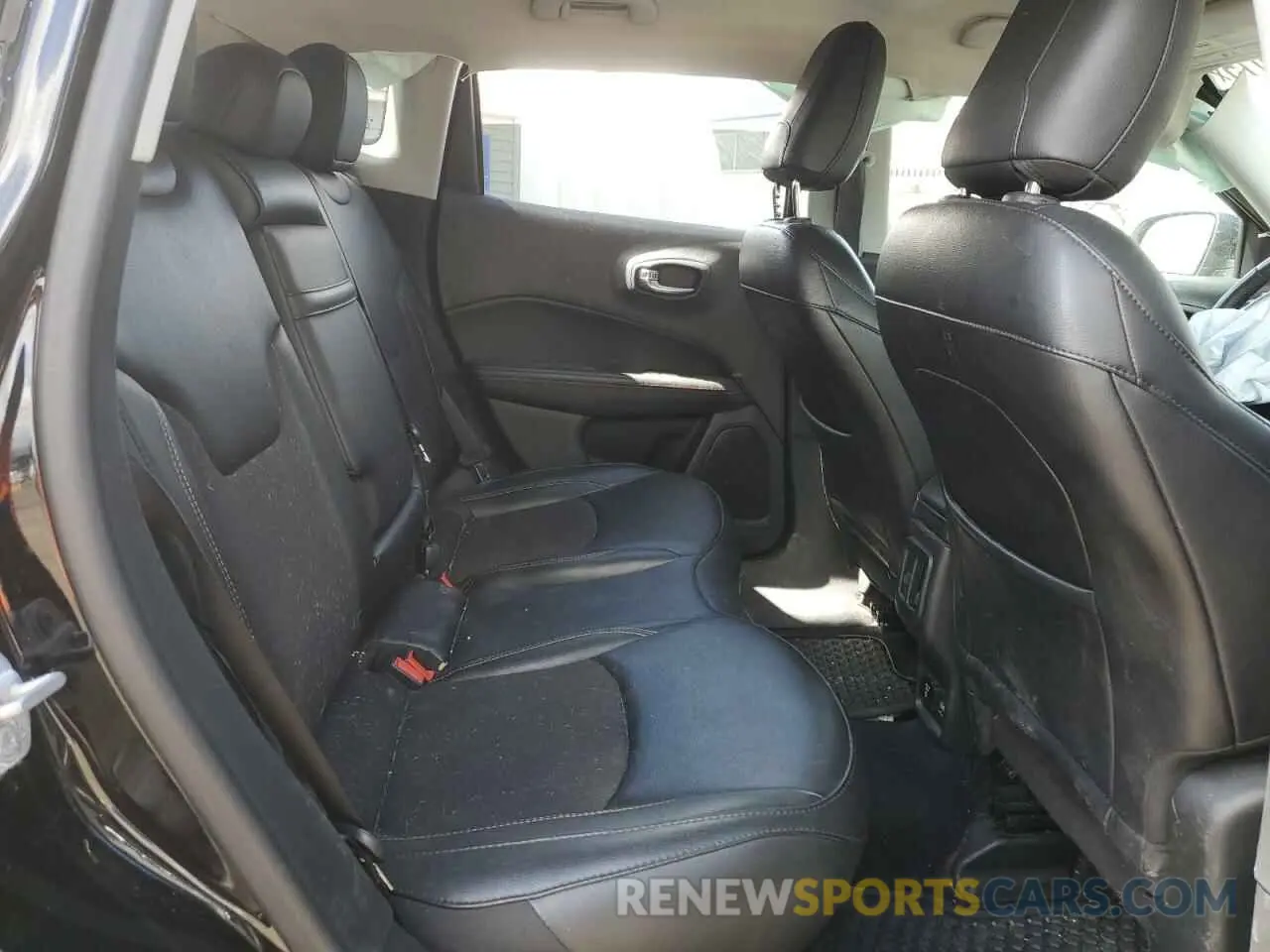 11 Photograph of a damaged car 3C4NJDBB5KT767907 JEEP COMPASS 2019
