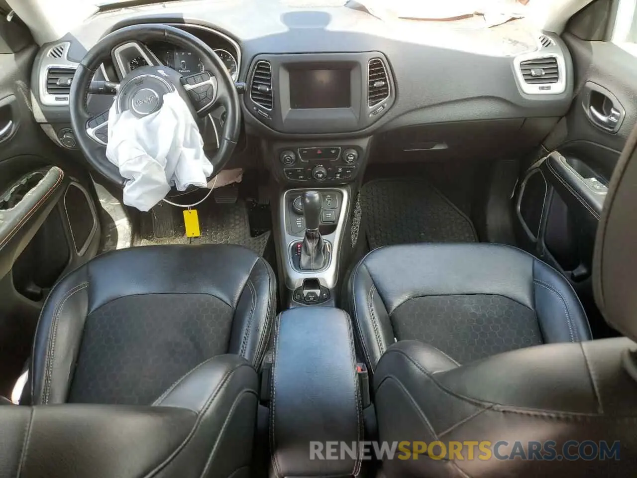 8 Photograph of a damaged car 3C4NJDBB5KT767907 JEEP COMPASS 2019