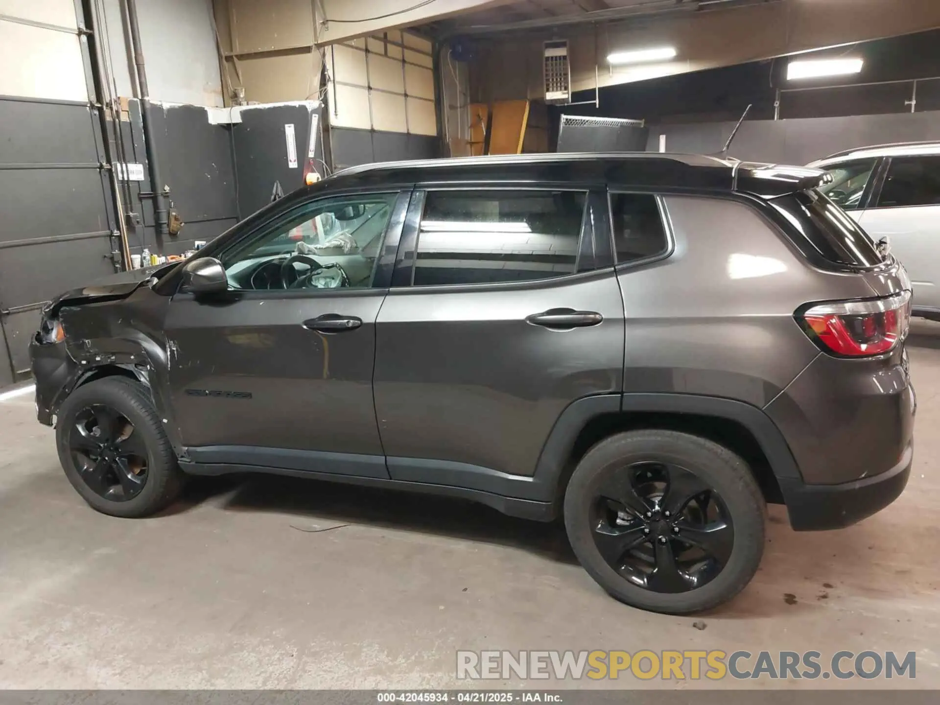 14 Photograph of a damaged car 3C4NJDBB5KT787672 JEEP COMPASS 2019
