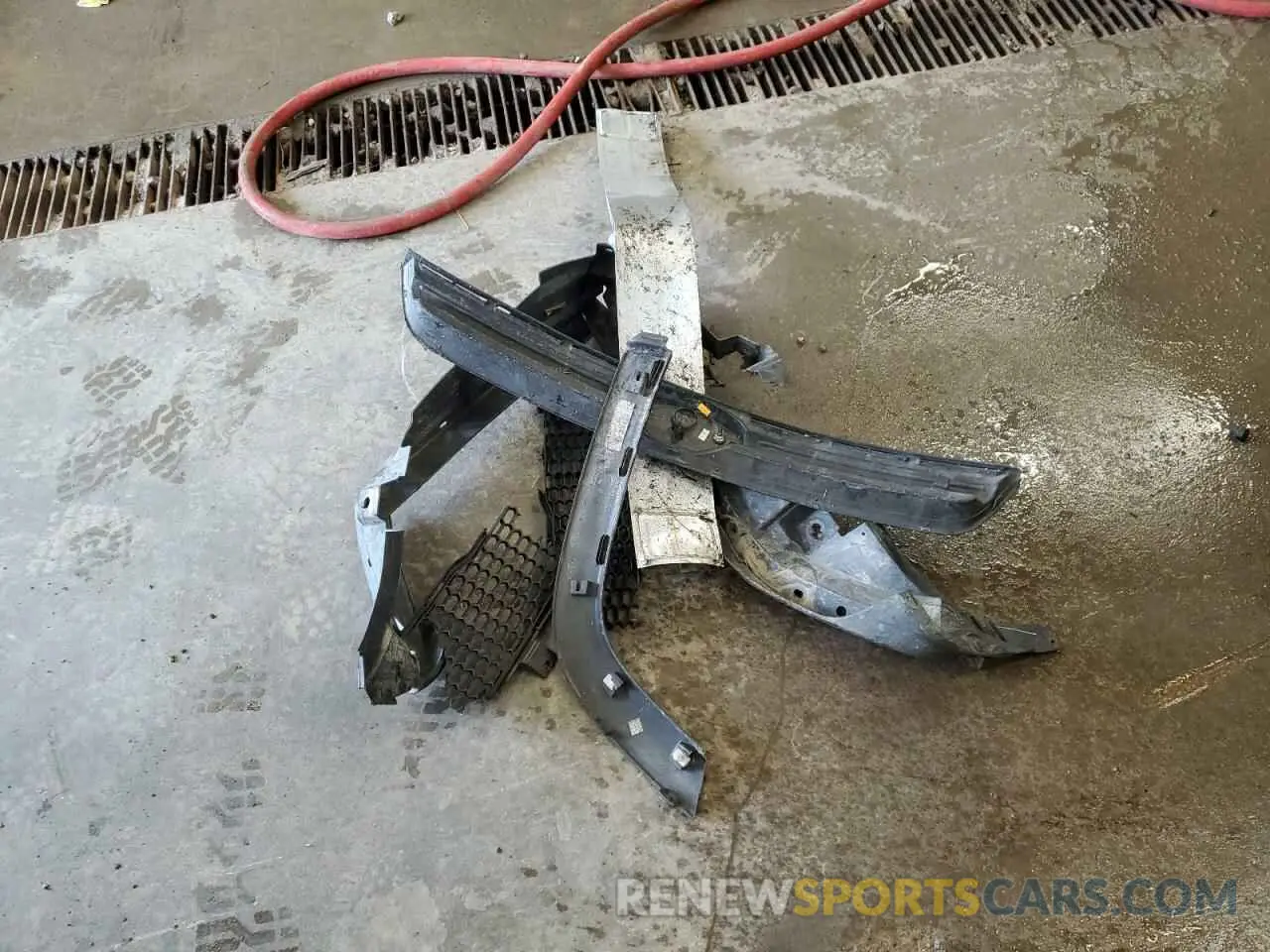 13 Photograph of a damaged car 3C4NJDBB6KT598559 JEEP COMPASS 2019