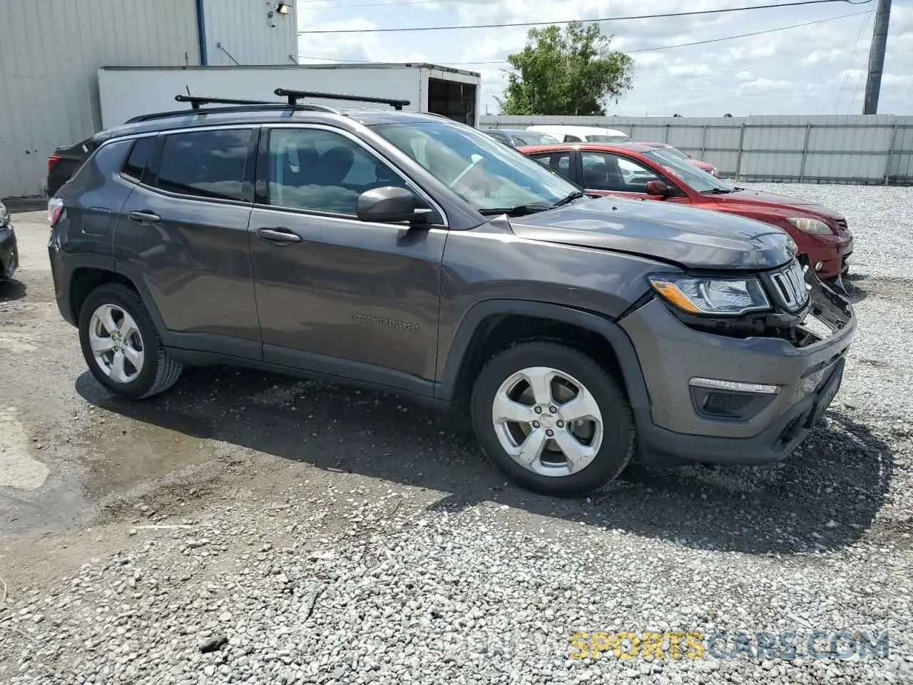 4 Photograph of a damaged car 3C4NJDBB6KT650403 JEEP COMPASS 2019