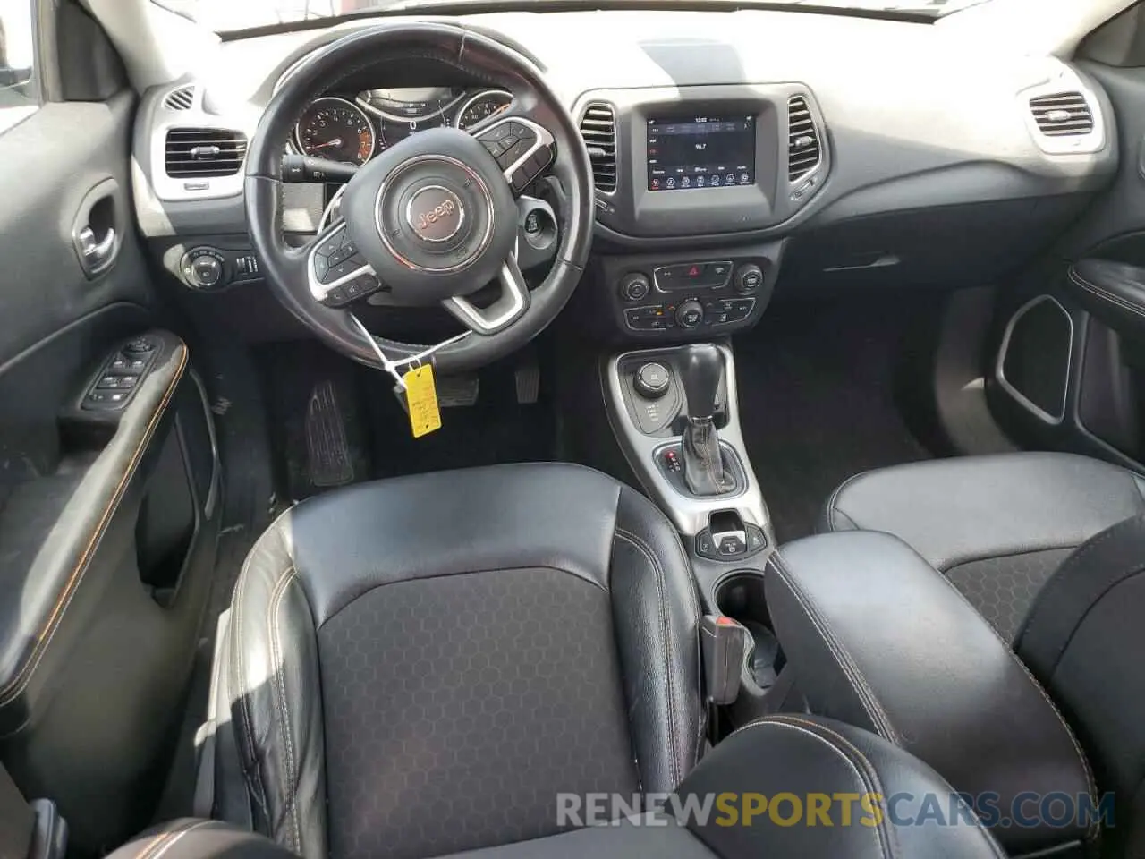 8 Photograph of a damaged car 3C4NJDBB6KT650403 JEEP COMPASS 2019