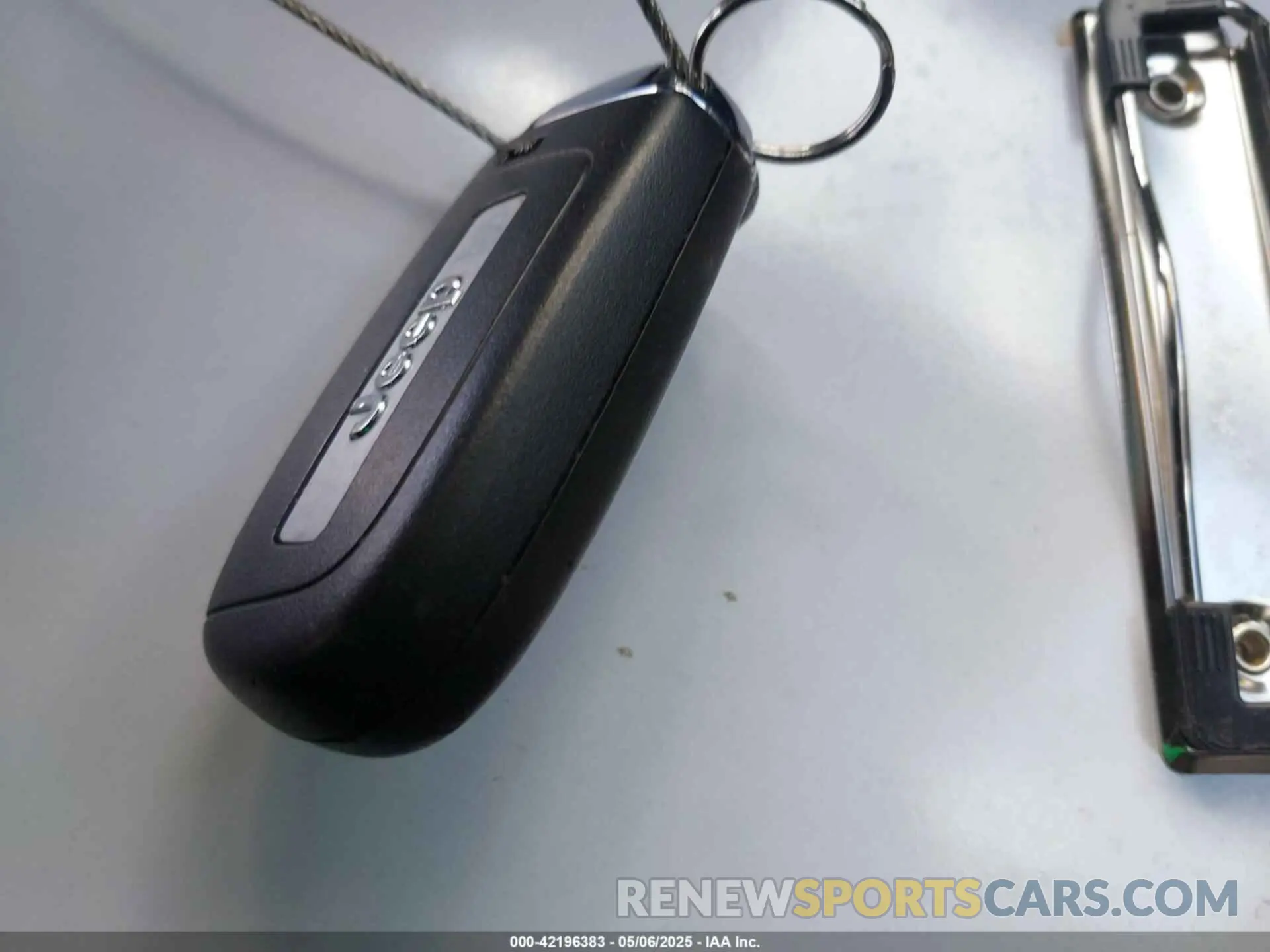 11 Photograph of a damaged car 3C4NJDBB6KT657190 JEEP COMPASS 2019