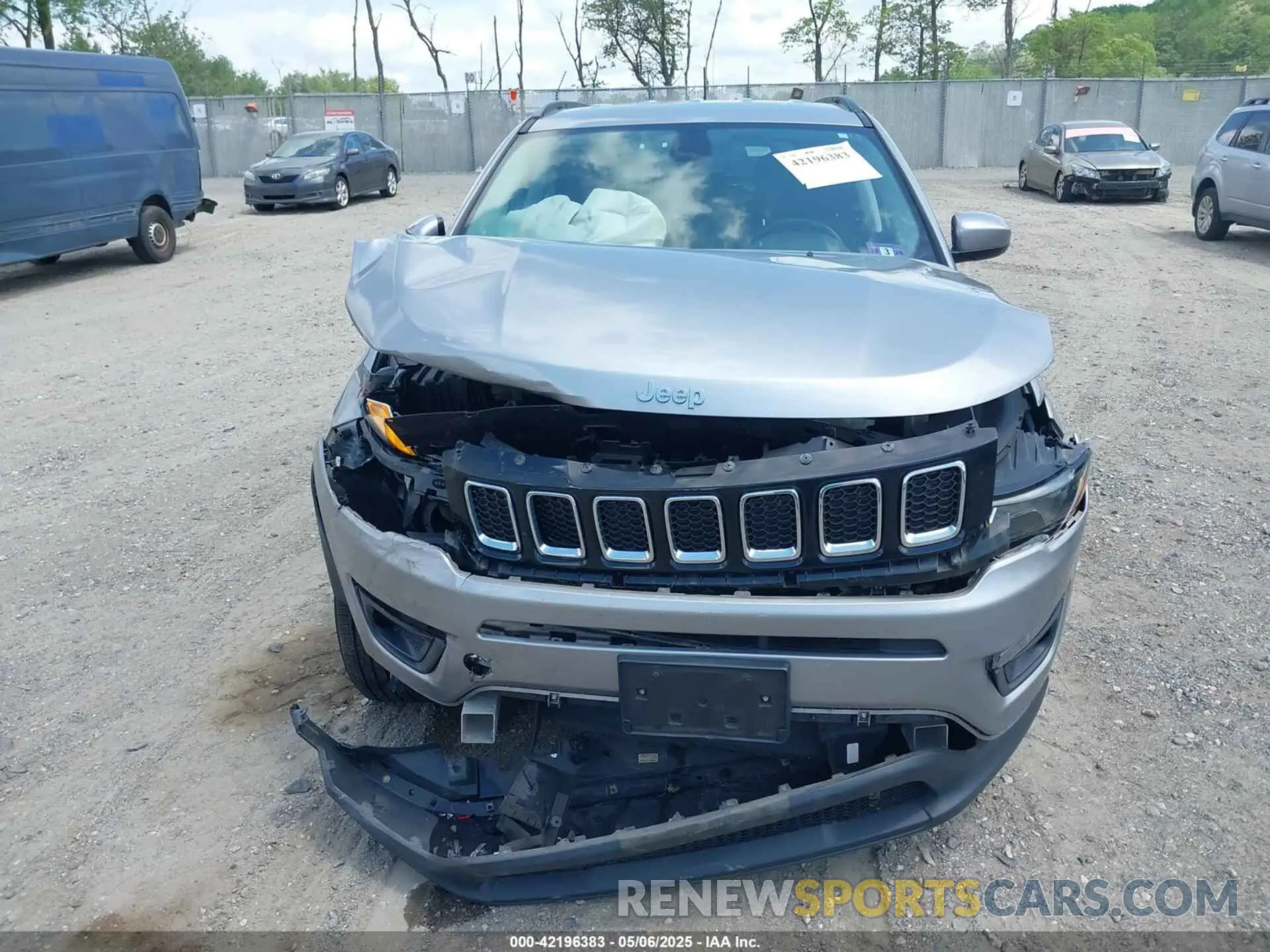 13 Photograph of a damaged car 3C4NJDBB6KT657190 JEEP COMPASS 2019