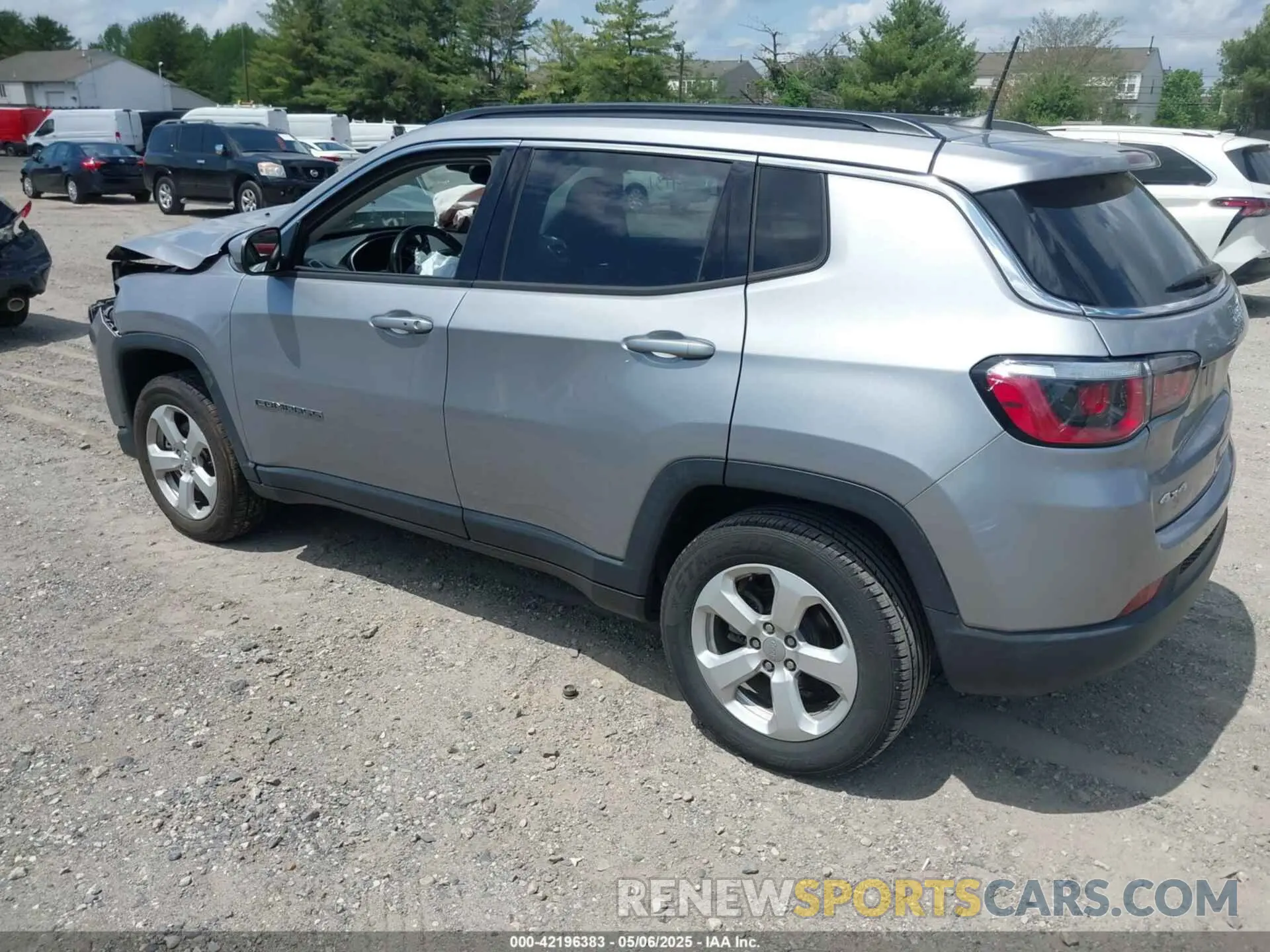 3 Photograph of a damaged car 3C4NJDBB6KT657190 JEEP COMPASS 2019