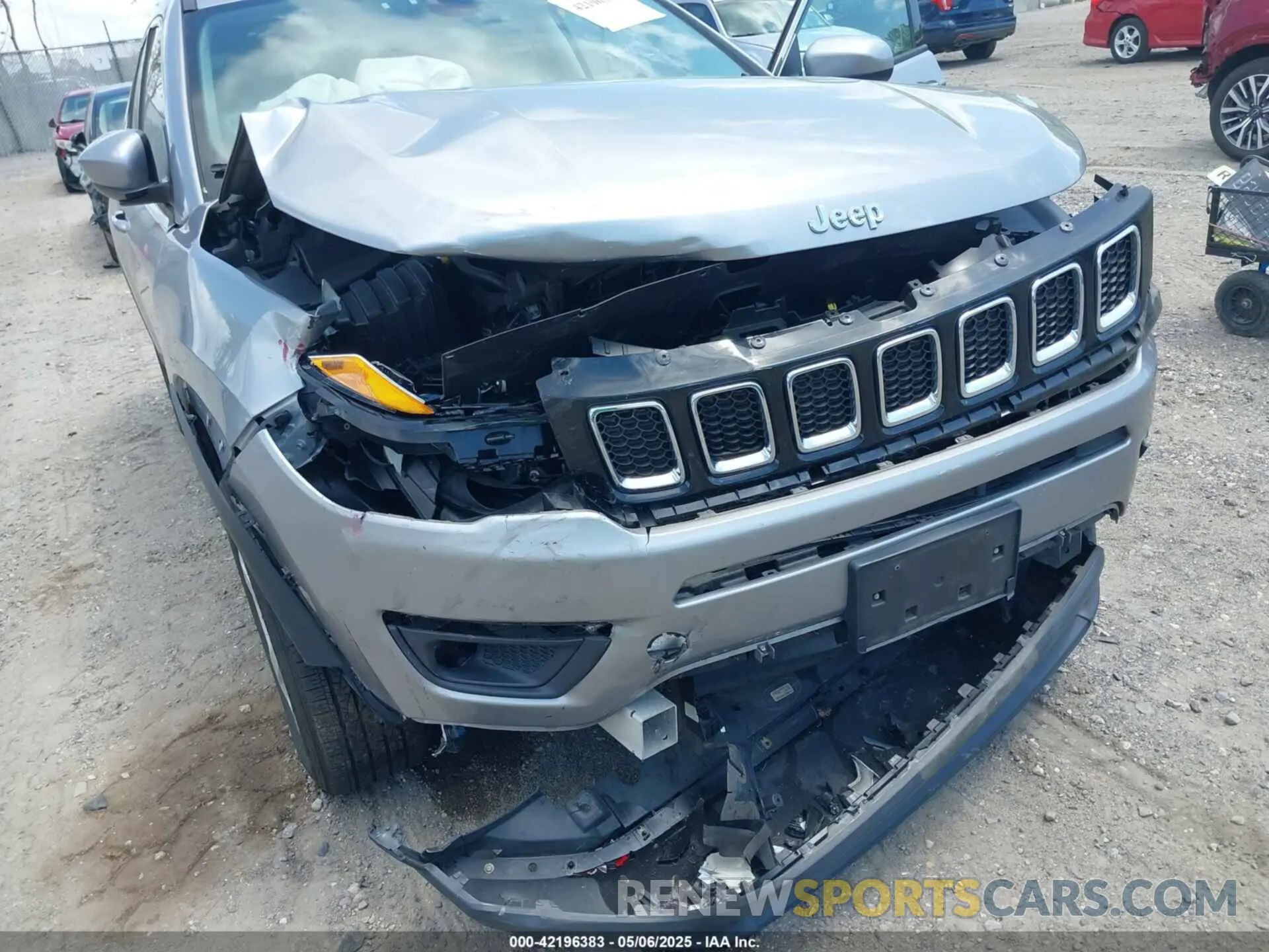 6 Photograph of a damaged car 3C4NJDBB6KT657190 JEEP COMPASS 2019