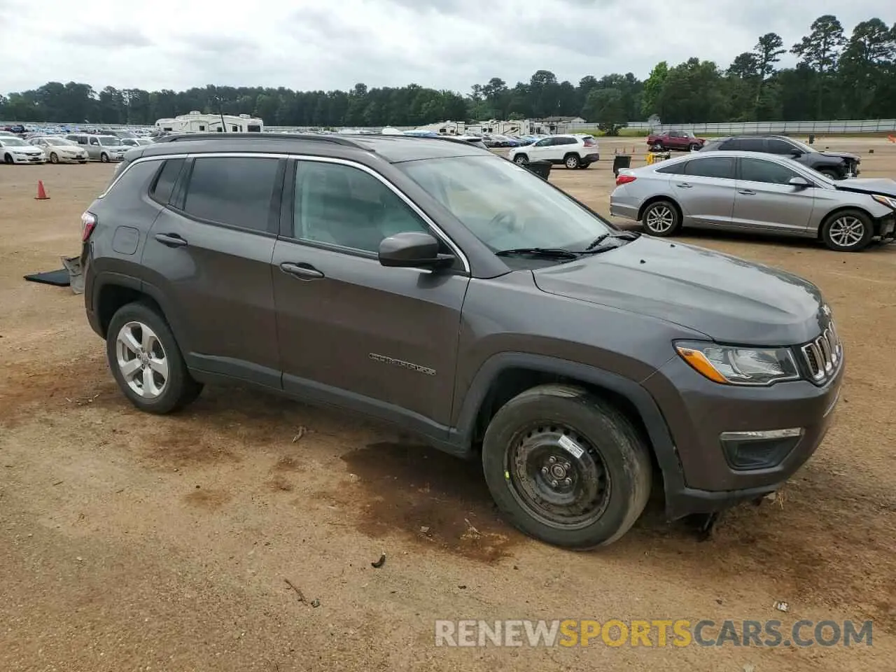 4 Photograph of a damaged car 3C4NJDBB6KT678279 JEEP COMPASS 2019
