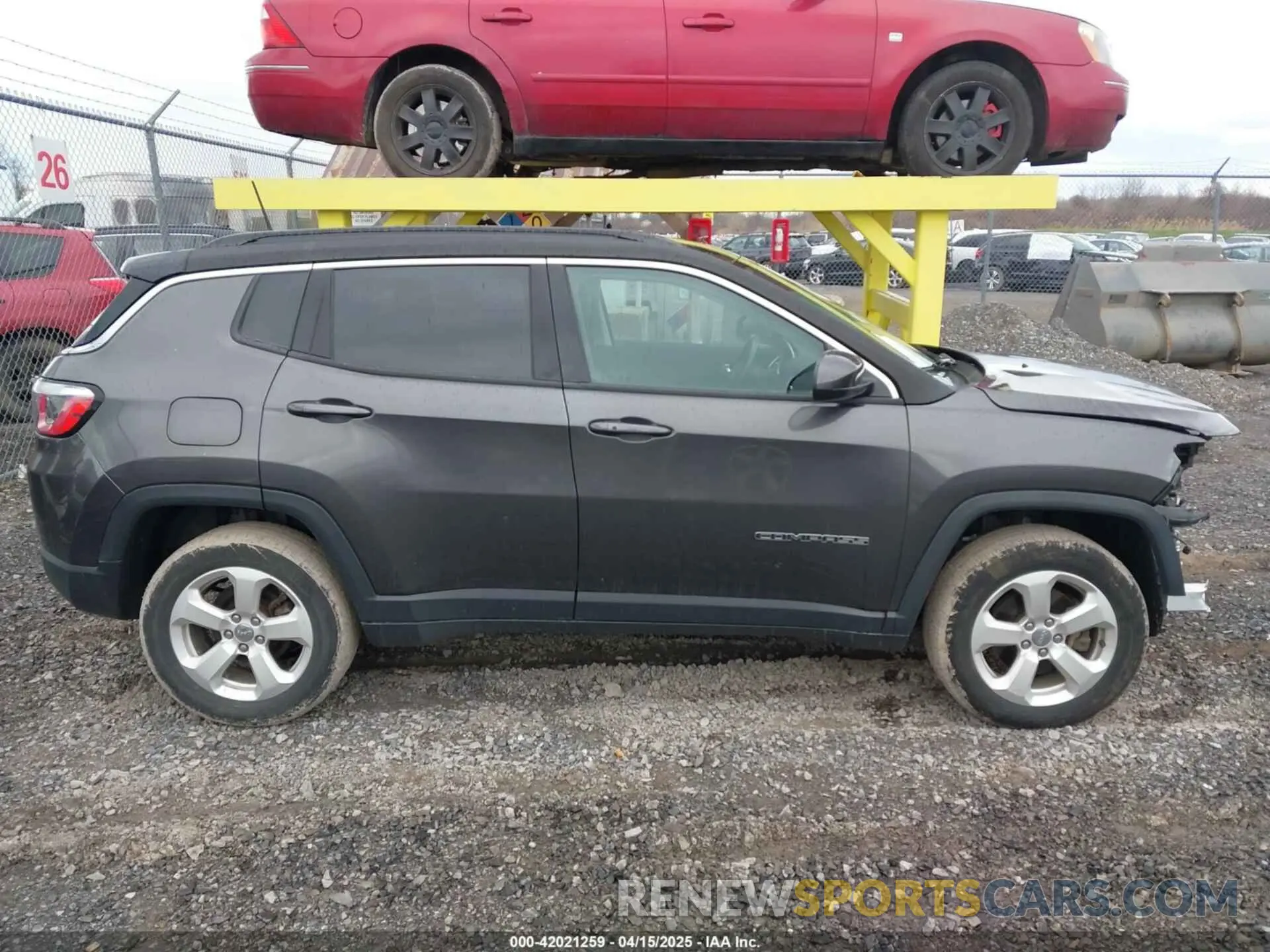 14 Photograph of a damaged car 3C4NJDBB6KT682719 JEEP COMPASS 2019
