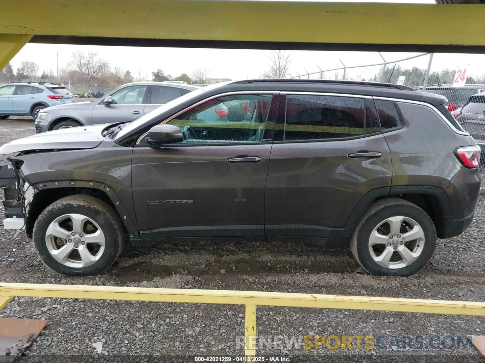 15 Photograph of a damaged car 3C4NJDBB6KT682719 JEEP COMPASS 2019