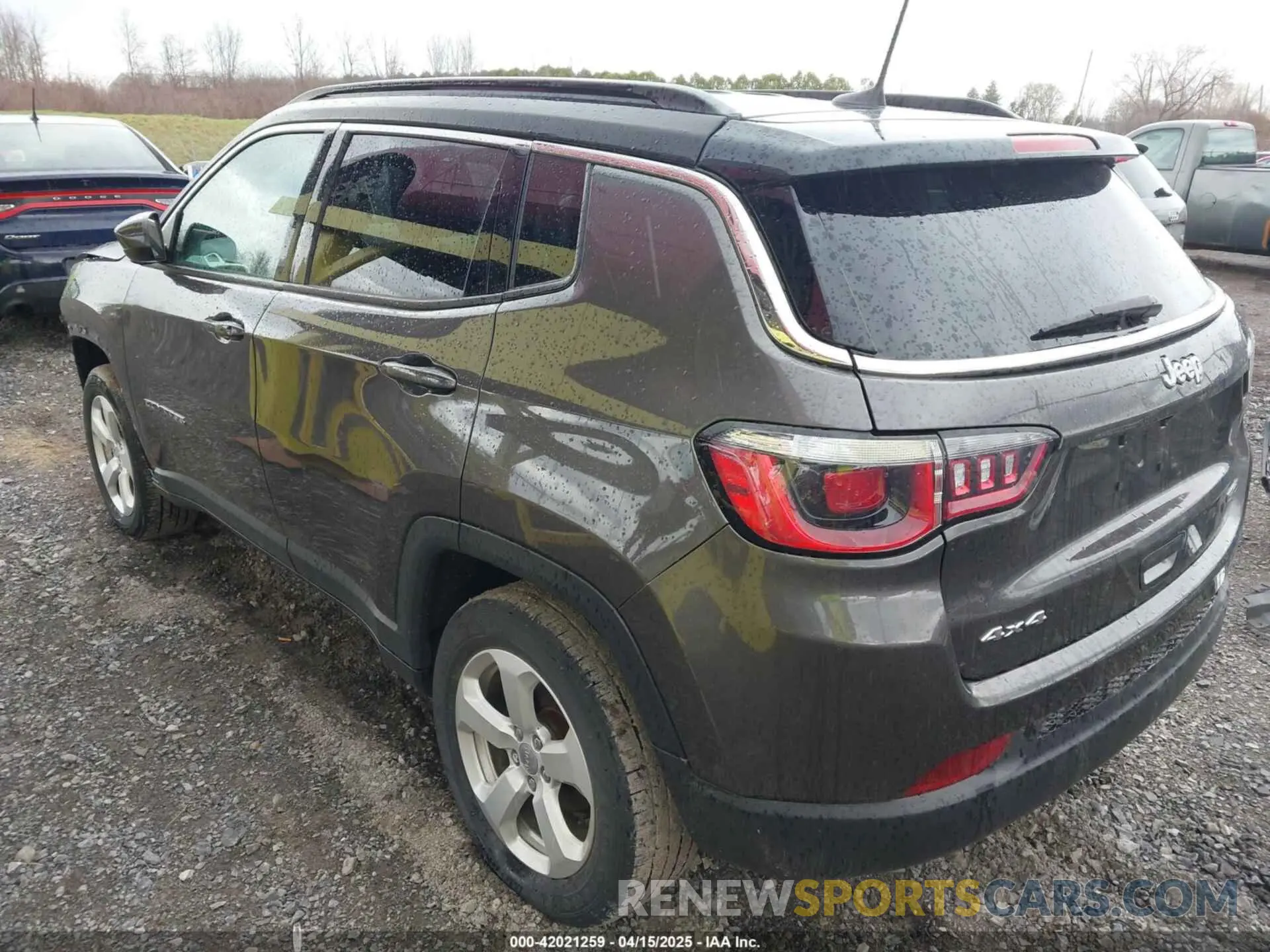 3 Photograph of a damaged car 3C4NJDBB6KT682719 JEEP COMPASS 2019