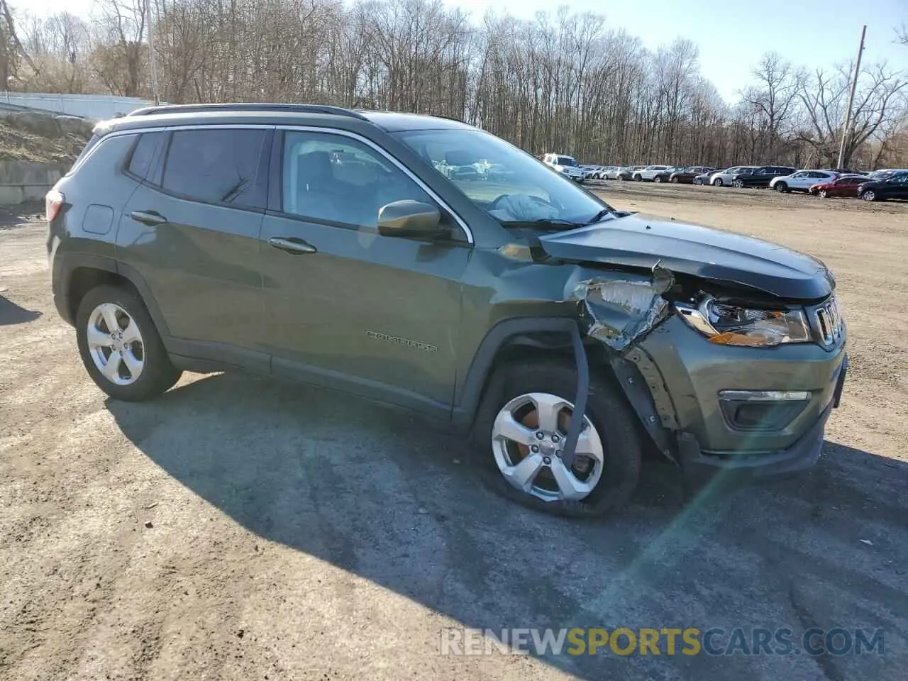 4 Photograph of a damaged car 3C4NJDBB6KT684163 JEEP COMPASS 2019