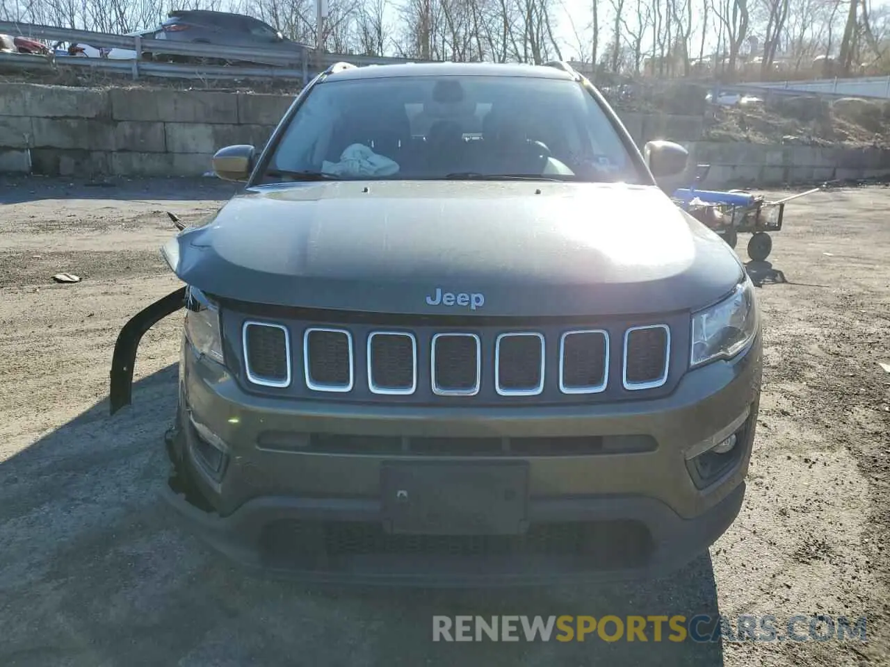 5 Photograph of a damaged car 3C4NJDBB6KT684163 JEEP COMPASS 2019