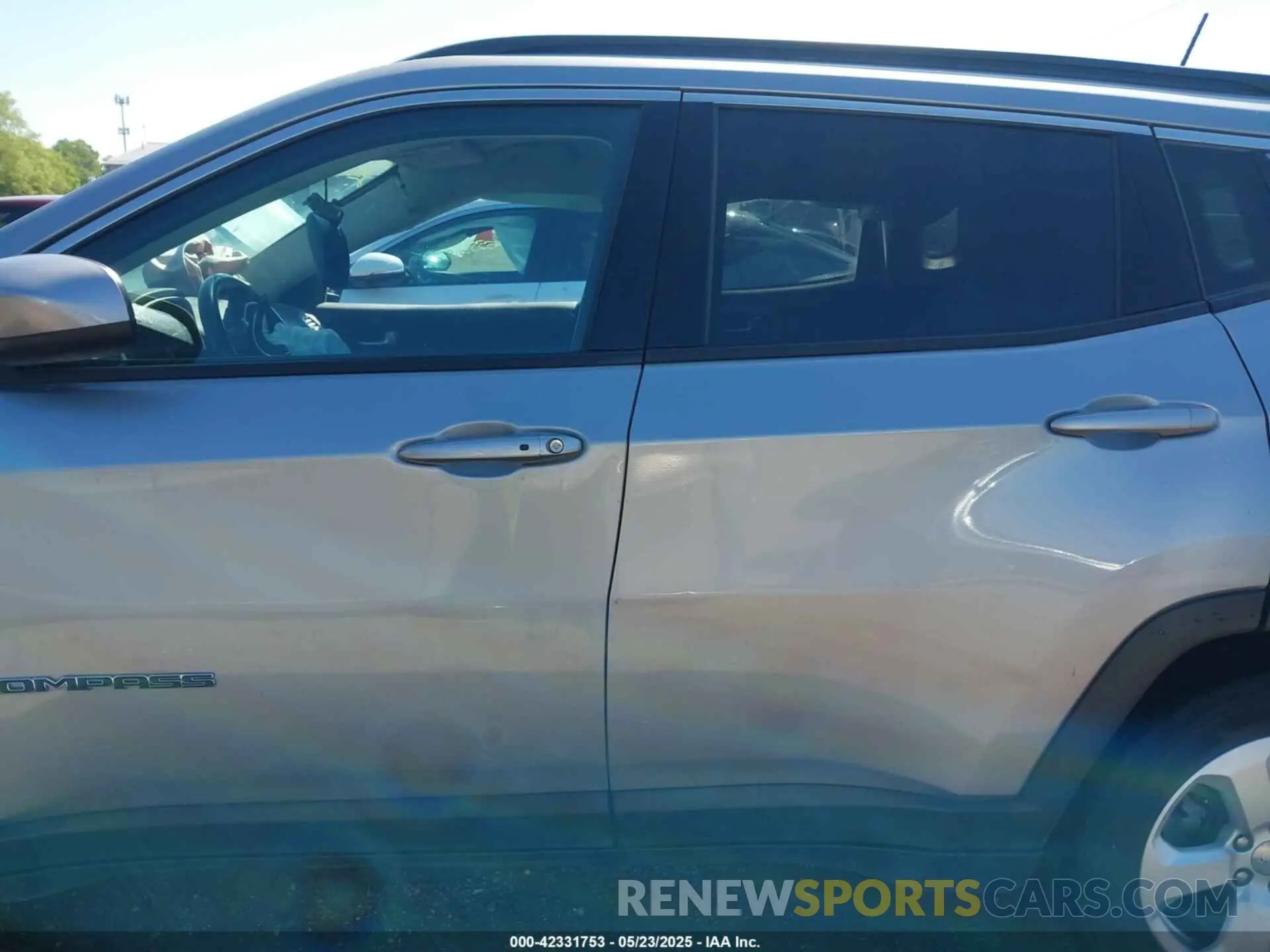 14 Photograph of a damaged car 3C4NJDBB6KT697110 JEEP COMPASS 2019