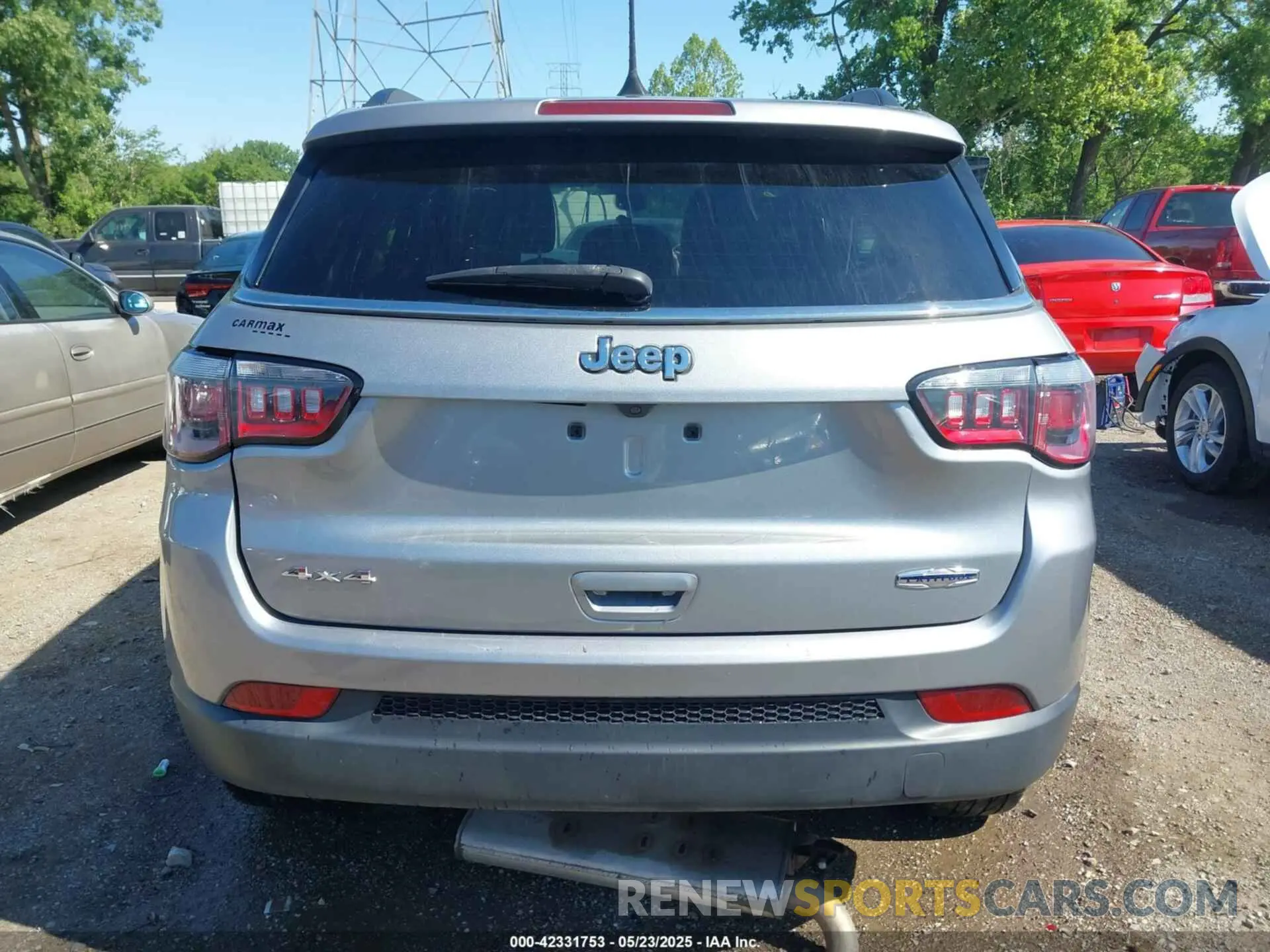 16 Photograph of a damaged car 3C4NJDBB6KT697110 JEEP COMPASS 2019