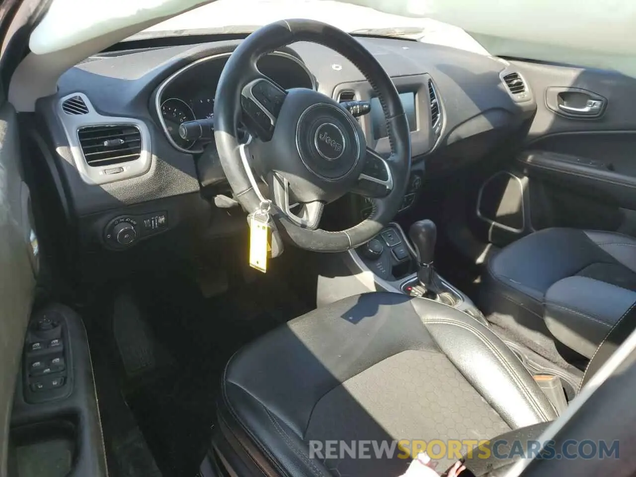 8 Photograph of a damaged car 3C4NJDBB6KT733958 JEEP COMPASS 2019