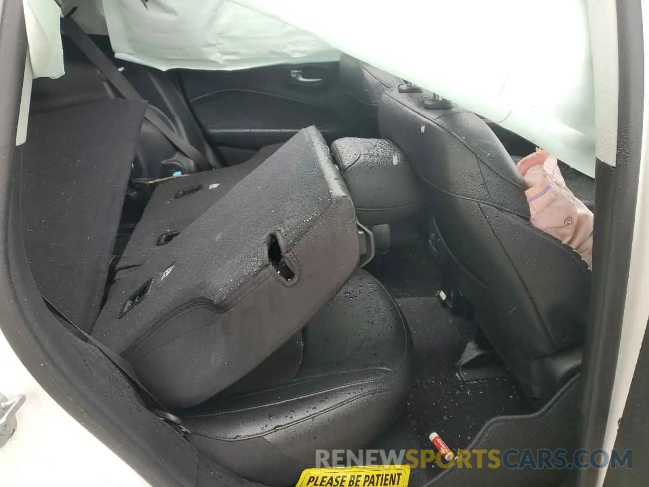 10 Photograph of a damaged car 3C4NJDBB6KT761212 JEEP COMPASS 2019