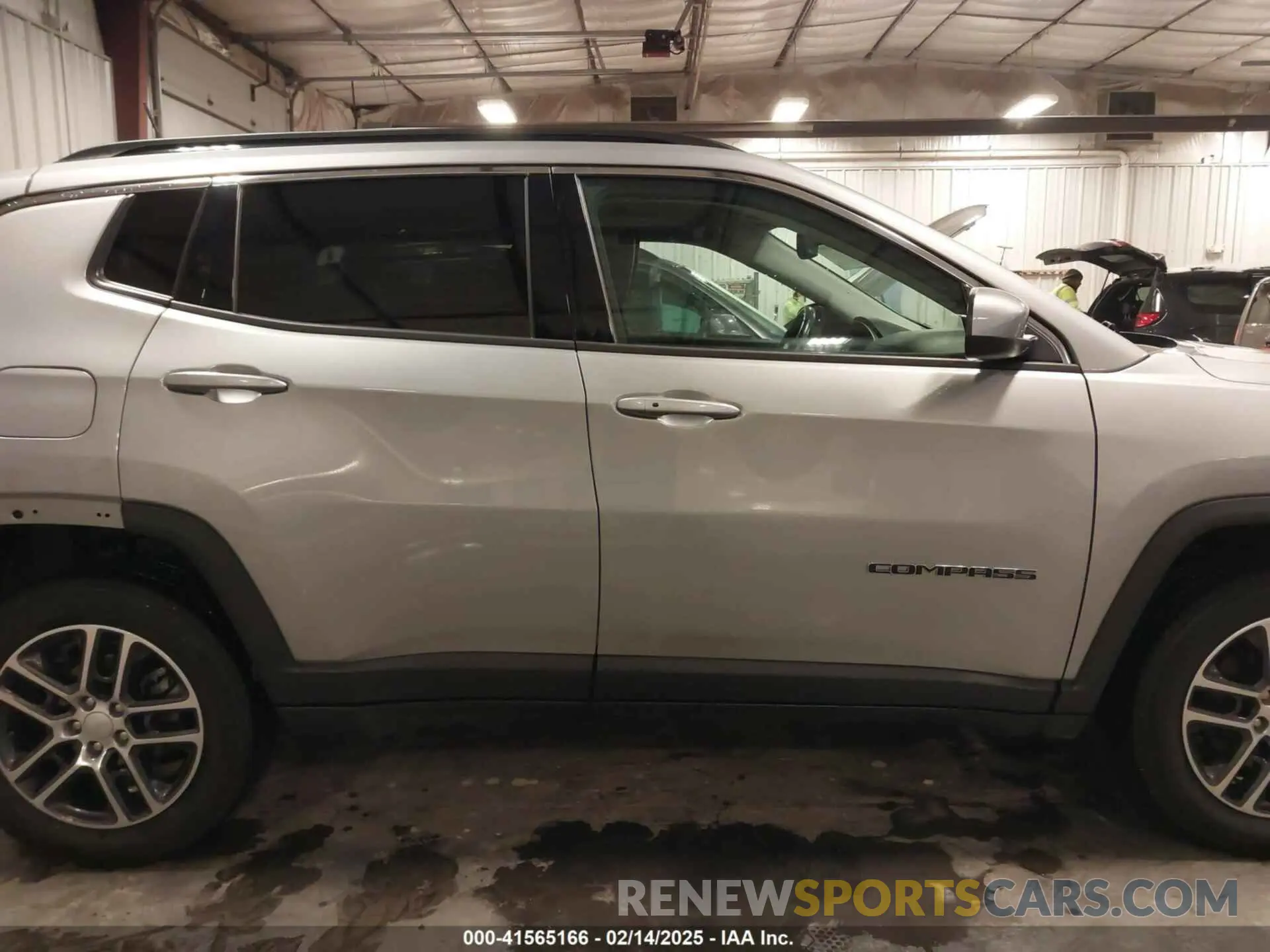 14 Photograph of a damaged car 3C4NJDBB6KT812711 JEEP COMPASS 2019