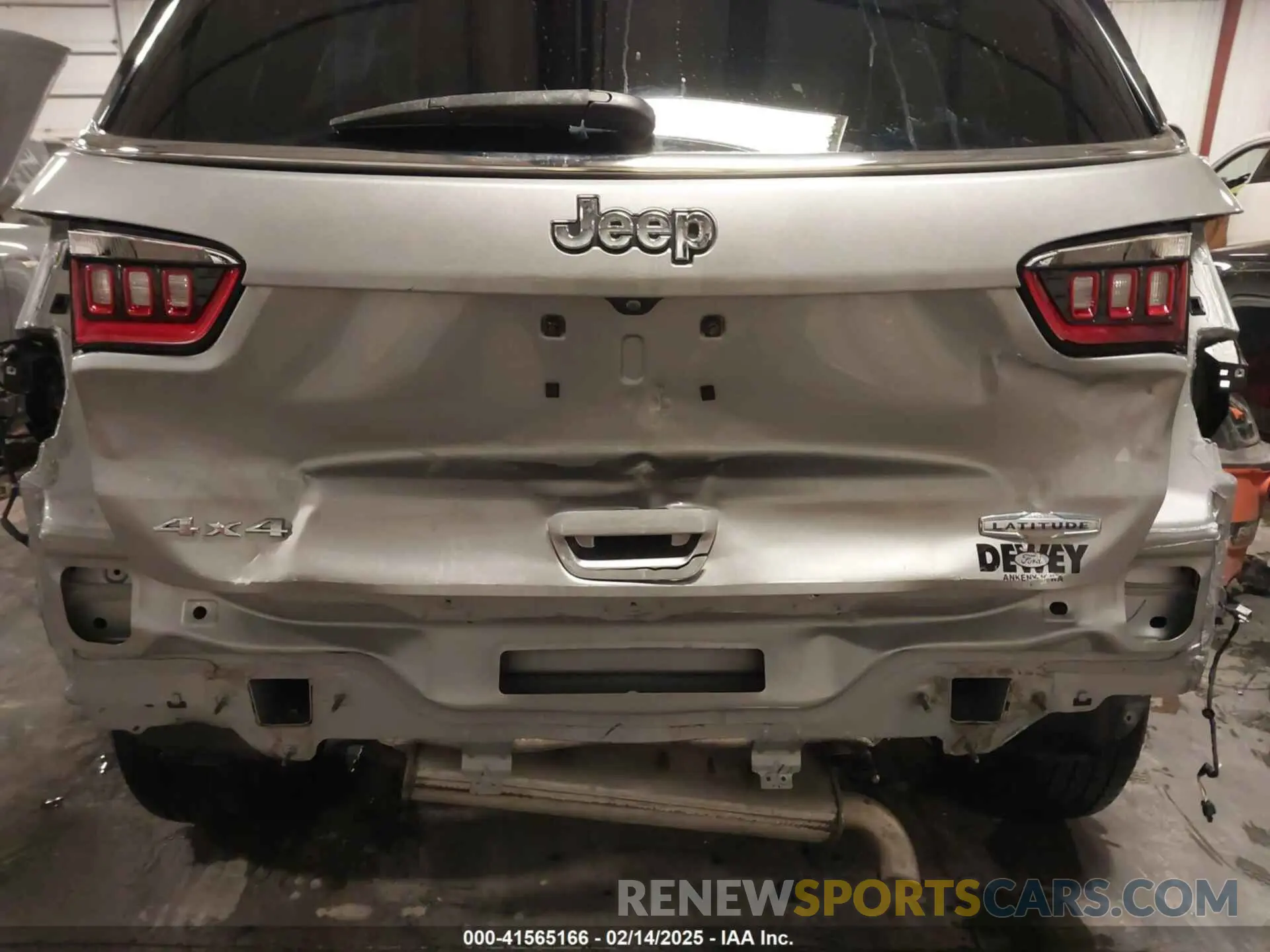 19 Photograph of a damaged car 3C4NJDBB6KT812711 JEEP COMPASS 2019