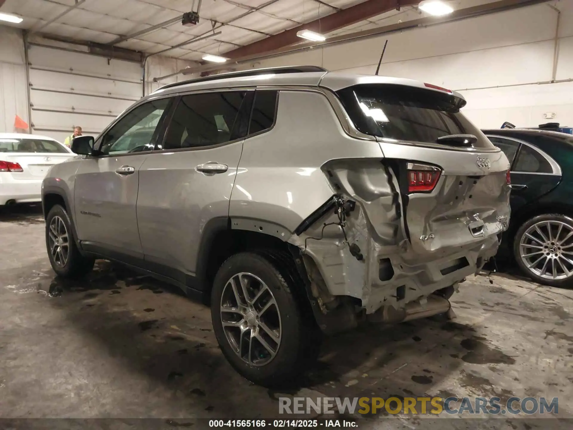 3 Photograph of a damaged car 3C4NJDBB6KT812711 JEEP COMPASS 2019