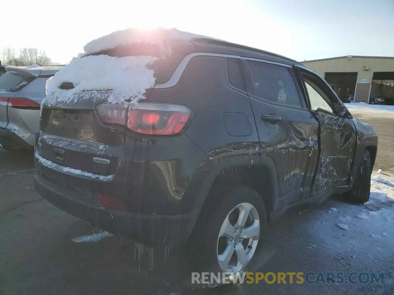 3 Photograph of a damaged car 3C4NJDBB7KT593595 JEEP COMPASS 2019