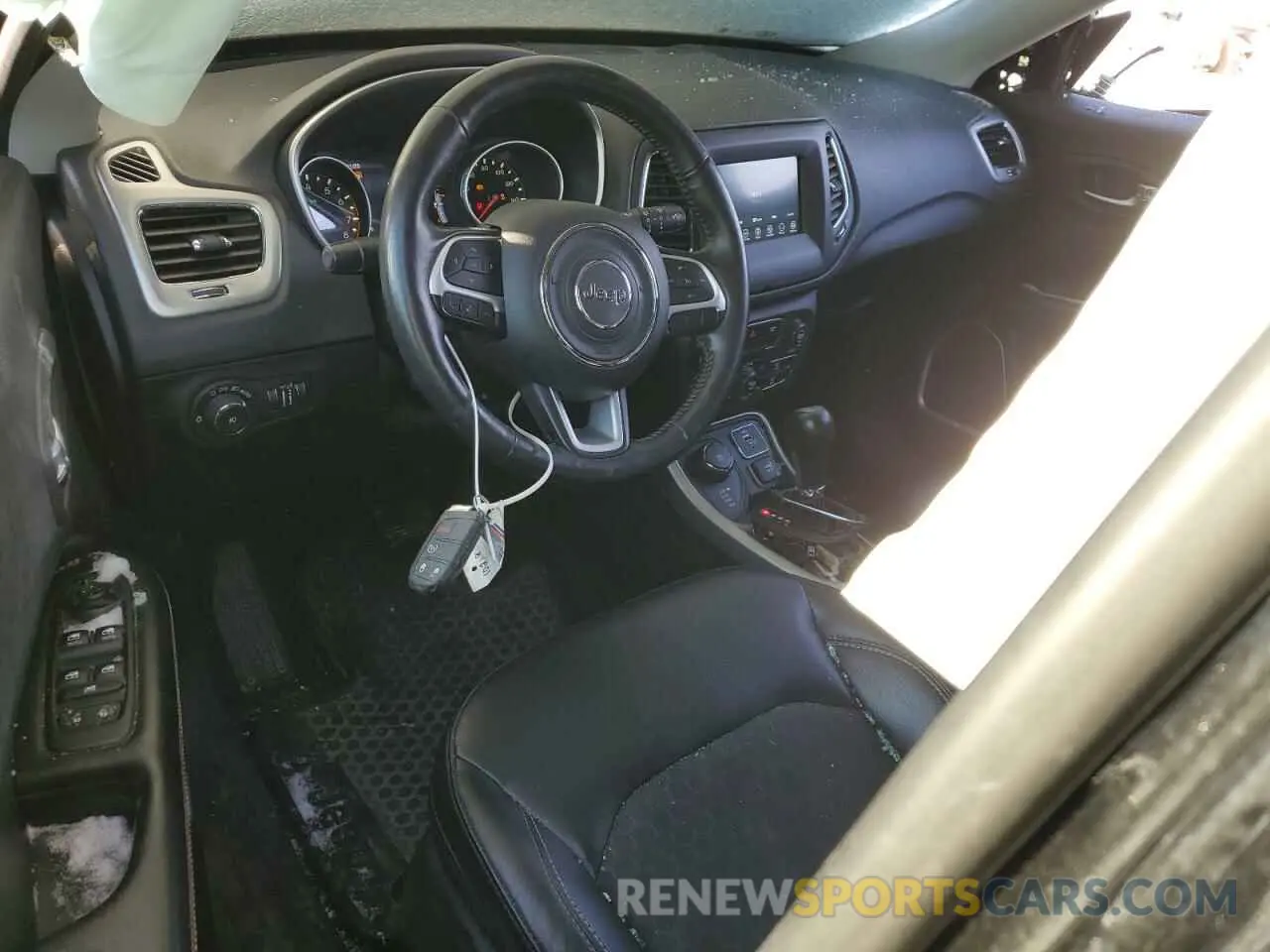8 Photograph of a damaged car 3C4NJDBB7KT593595 JEEP COMPASS 2019