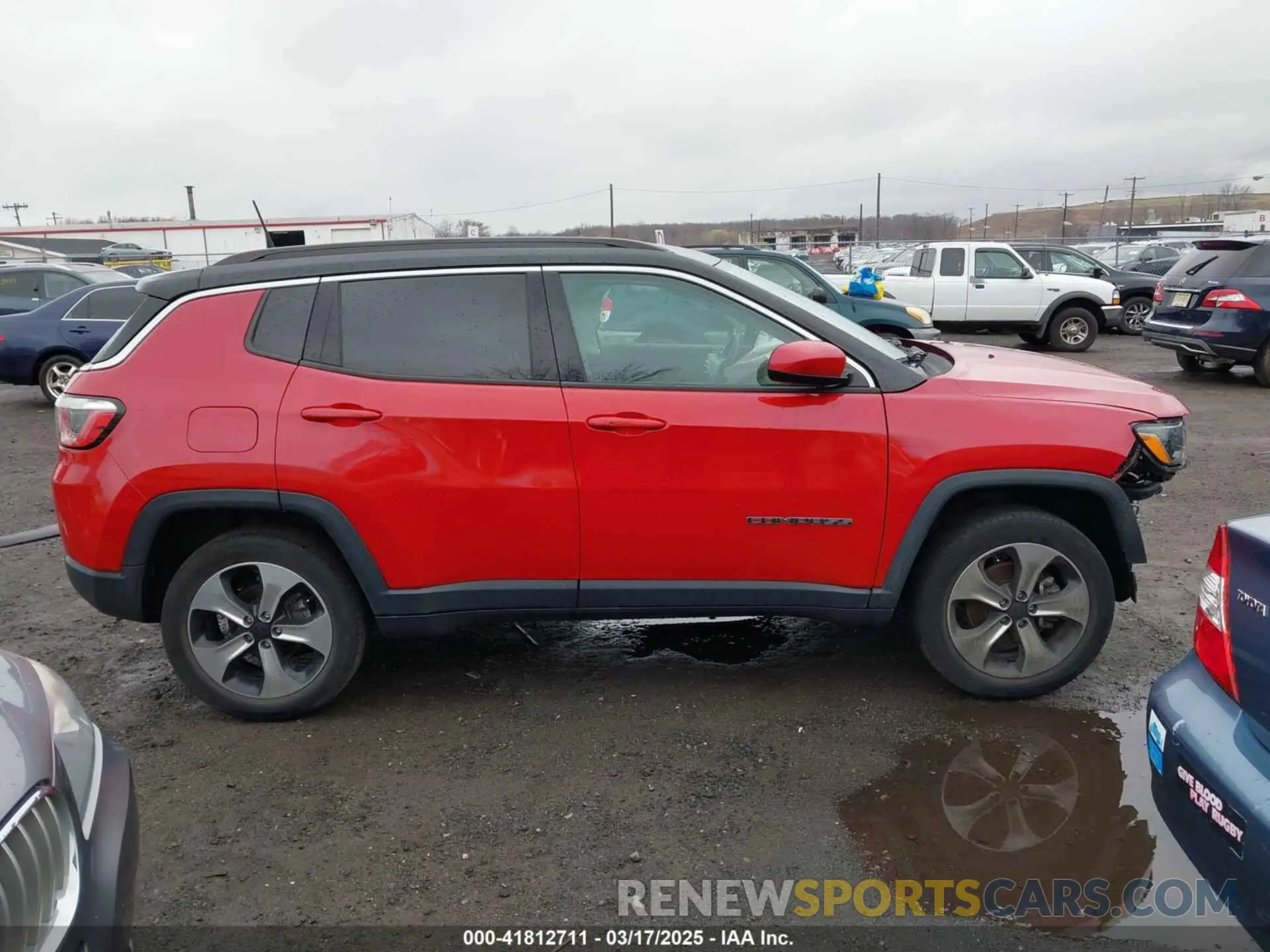 10 Photograph of a damaged car 3C4NJDBB7KT629155 JEEP COMPASS 2019