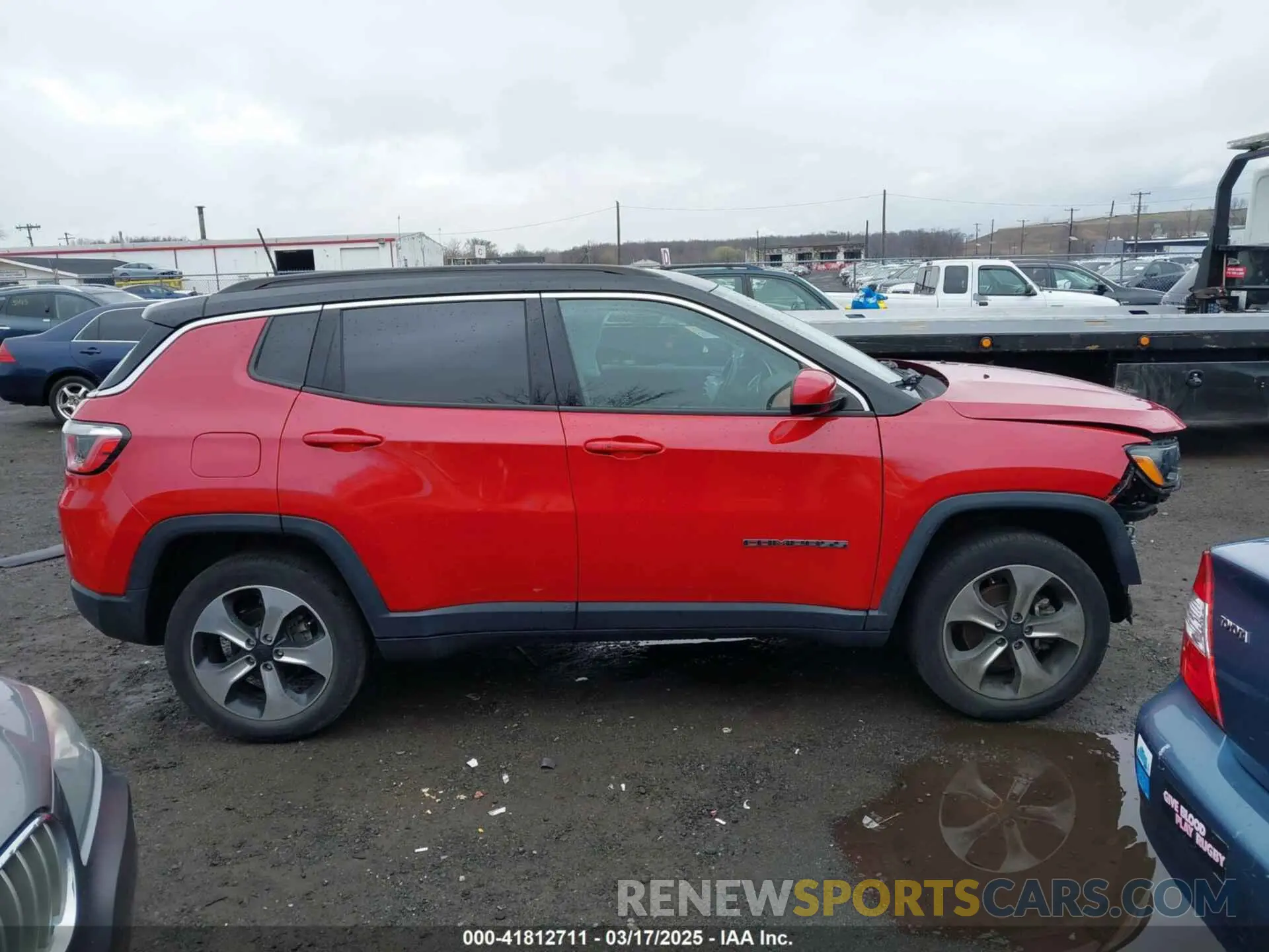 14 Photograph of a damaged car 3C4NJDBB7KT629155 JEEP COMPASS 2019