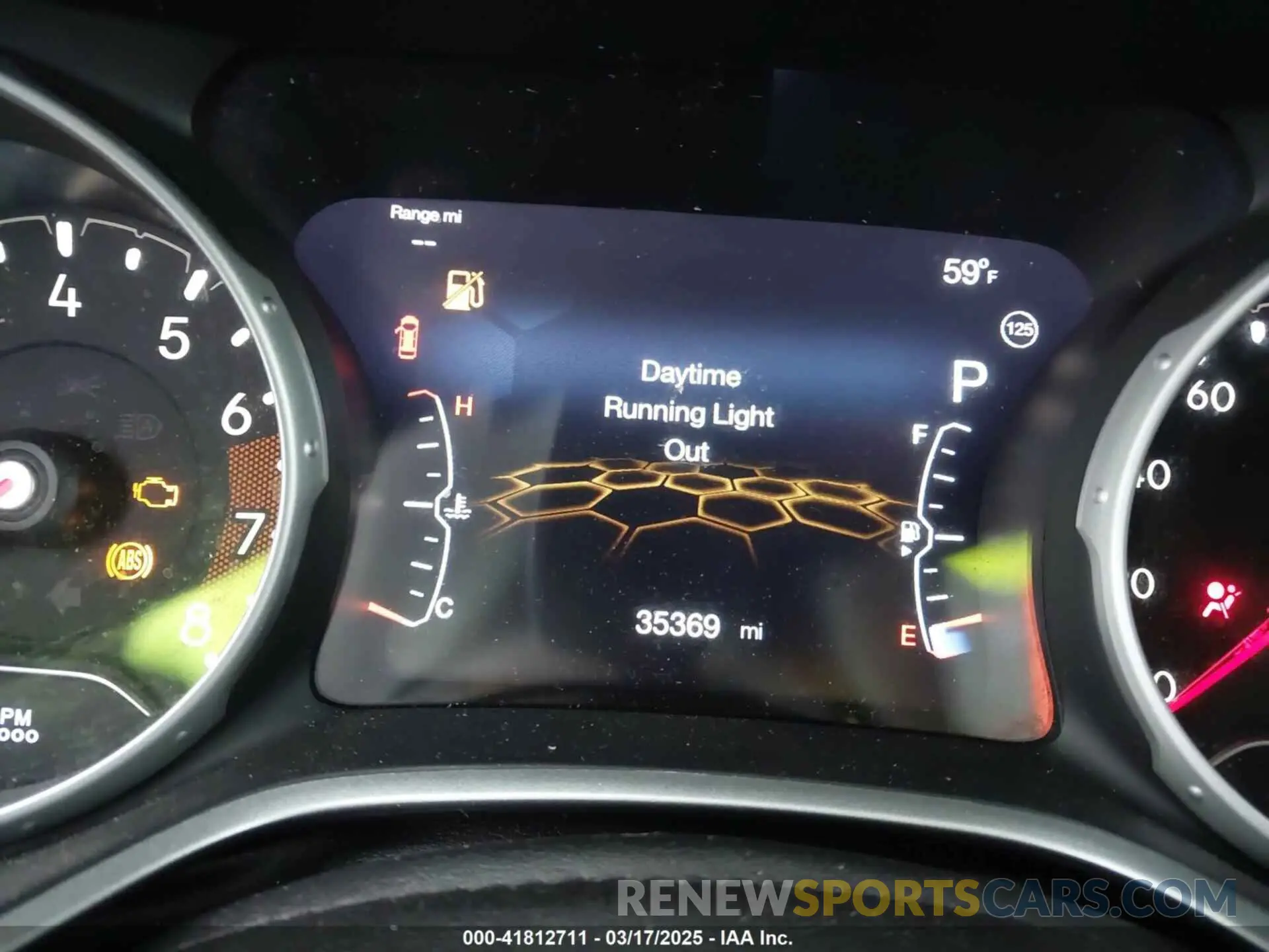16 Photograph of a damaged car 3C4NJDBB7KT629155 JEEP COMPASS 2019