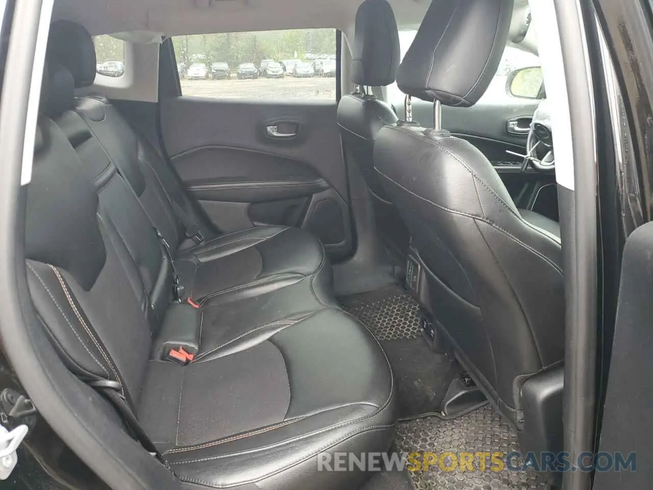 10 Photograph of a damaged car 3C4NJDBB7KT648451 JEEP COMPASS 2019