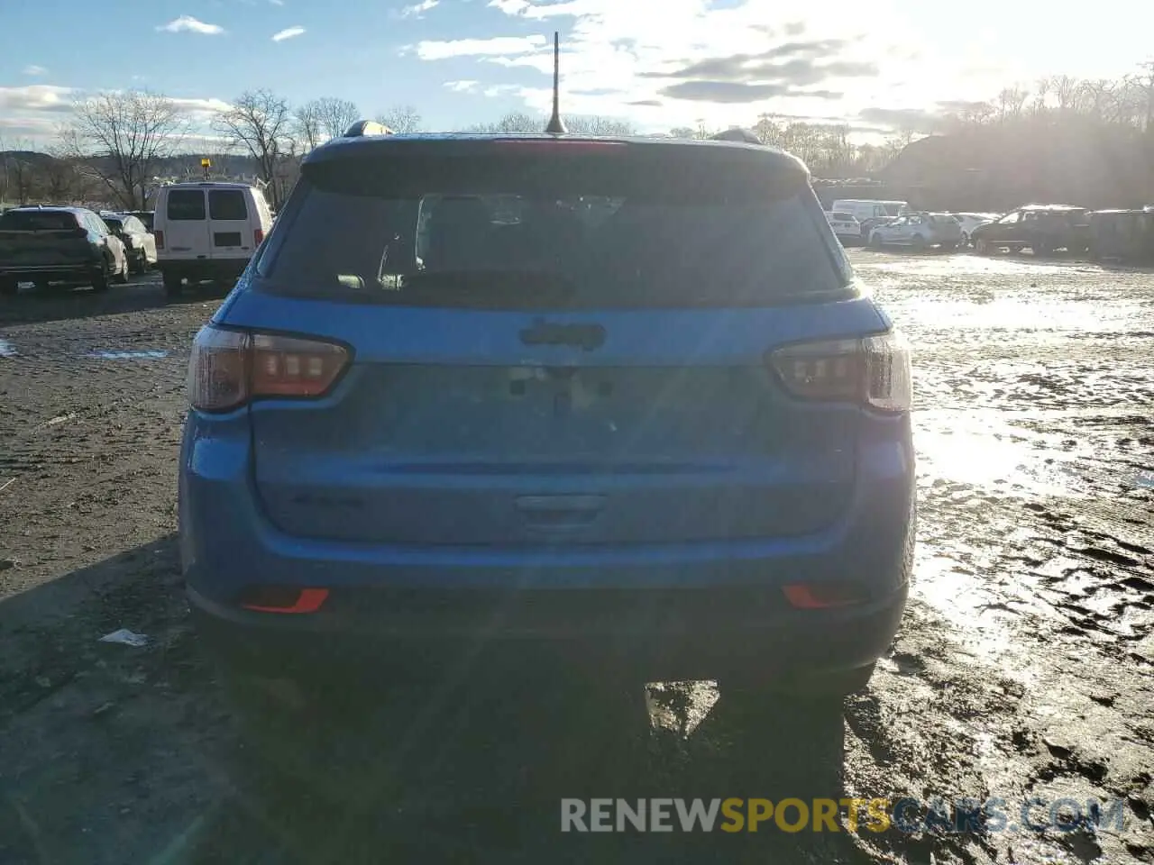 6 Photograph of a damaged car 3C4NJDBB7KT648644 JEEP COMPASS 2019