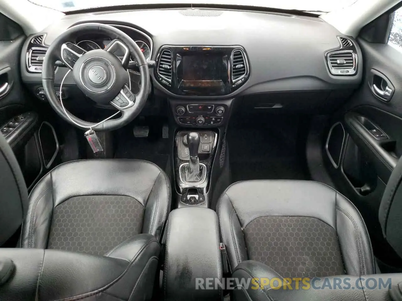 8 Photograph of a damaged car 3C4NJDBB7KT648644 JEEP COMPASS 2019