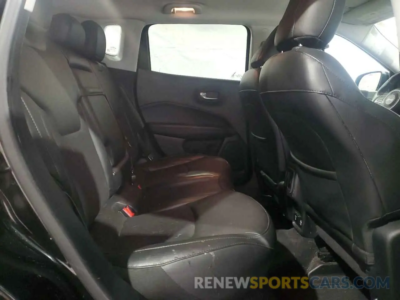 11 Photograph of a damaged car 3C4NJDBB7KT697732 JEEP COMPASS 2019