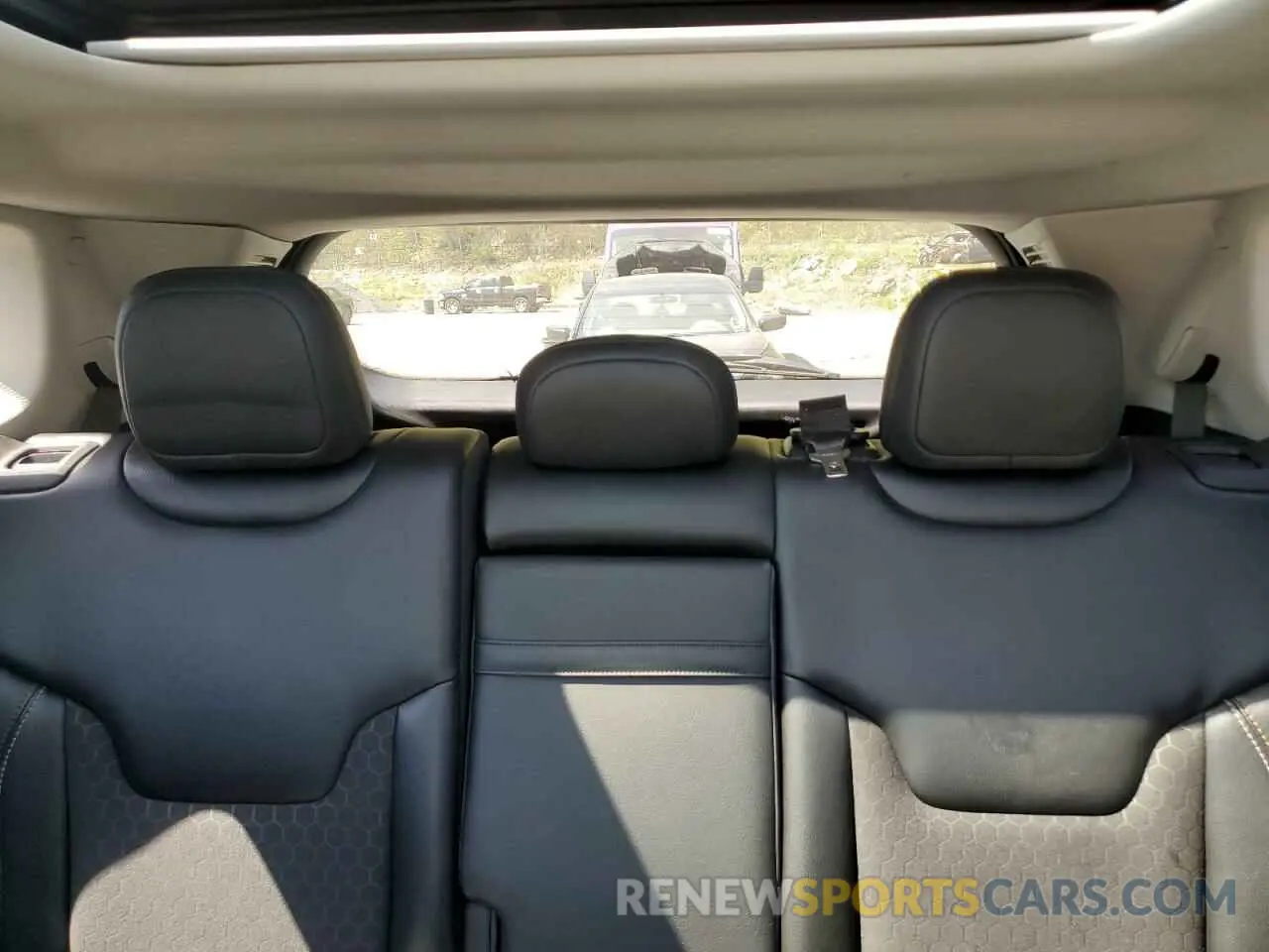 10 Photograph of a damaged car 3C4NJDBB7KT703433 JEEP COMPASS 2019