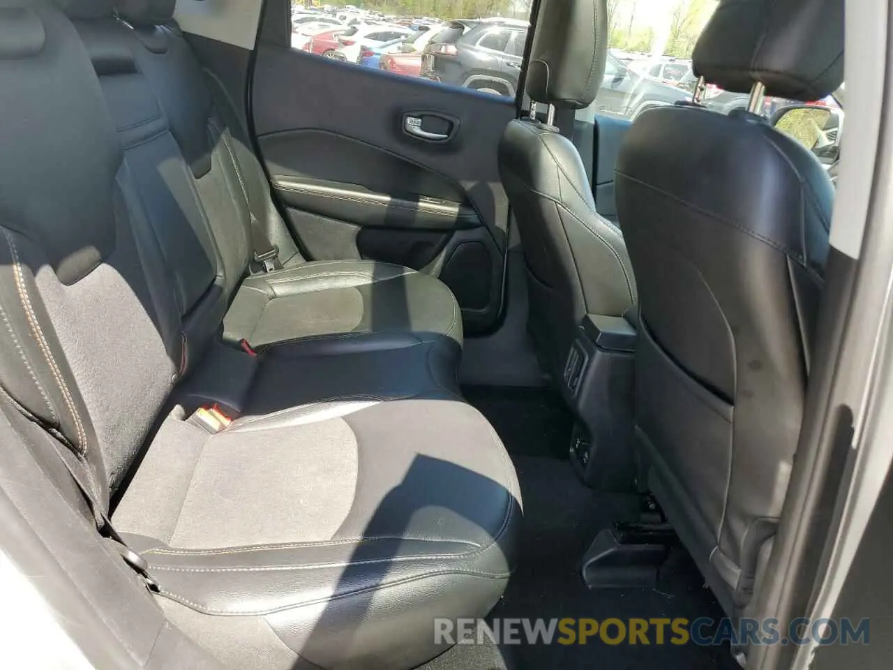 11 Photograph of a damaged car 3C4NJDBB7KT703433 JEEP COMPASS 2019