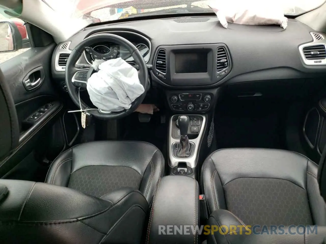 8 Photograph of a damaged car 3C4NJDBB7KT735802 JEEP COMPASS 2019