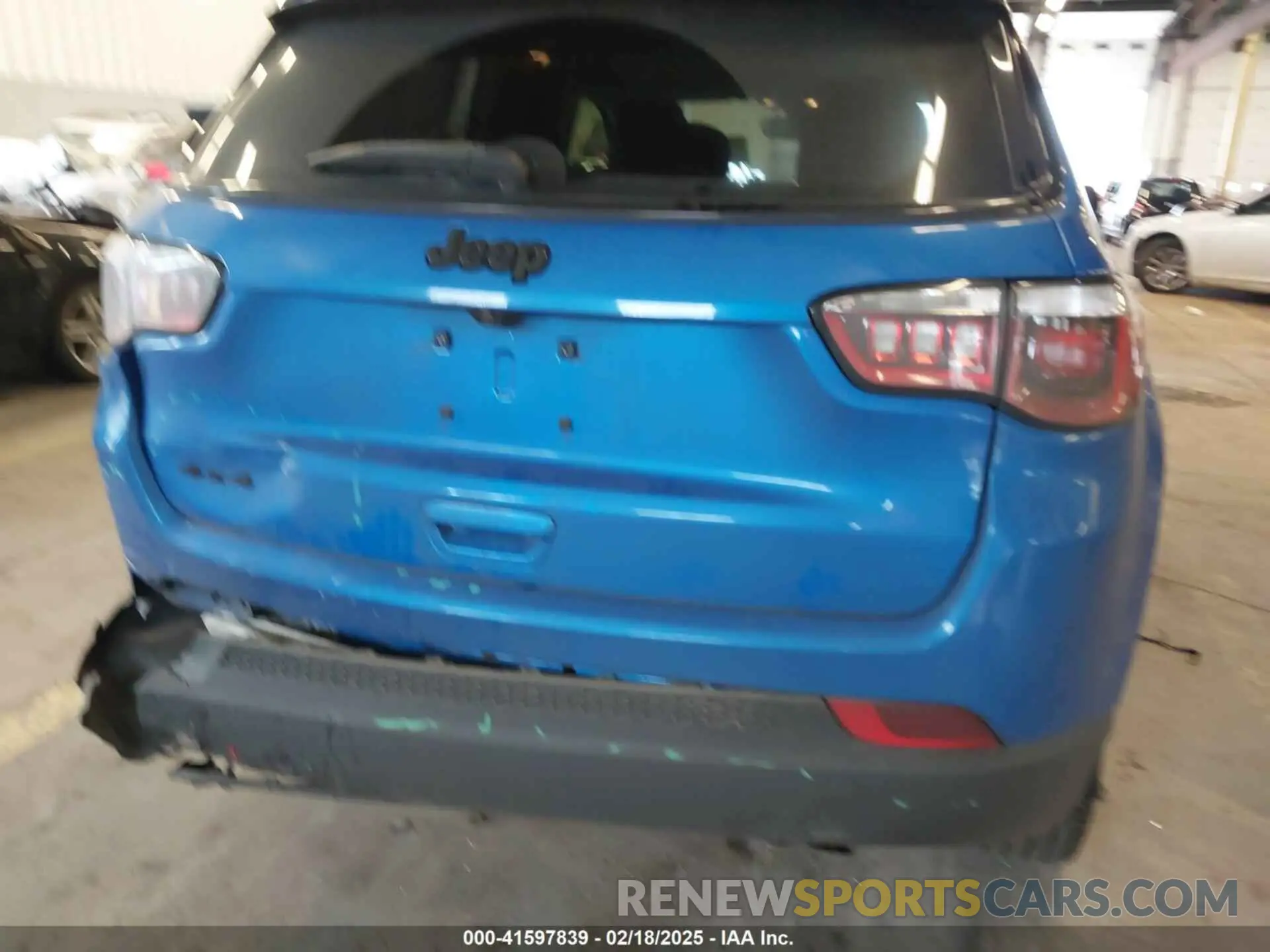 20 Photograph of a damaged car 3C4NJDBB7KT741048 JEEP COMPASS 2019